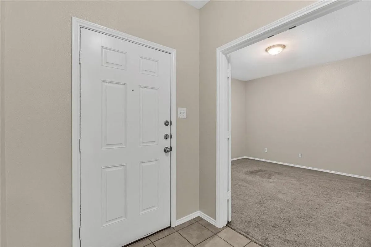 Single Family Residence For Rent in Tarrant County , 619 Denali Drive, Arlington, Texas 76002, 3 Bedroom, 2 Bathroom, 2 Garage spaces, 2,171 Sqft, built in 2012, mls#21419637, Real Estate Agent in Arlington, Homes For Rent in Tarrant county, Homes For Rent in Arlington, Realtor in Arlington Texas, Real Estate Brokerage Independent Realty Texas, Luminita Cordes Realtor