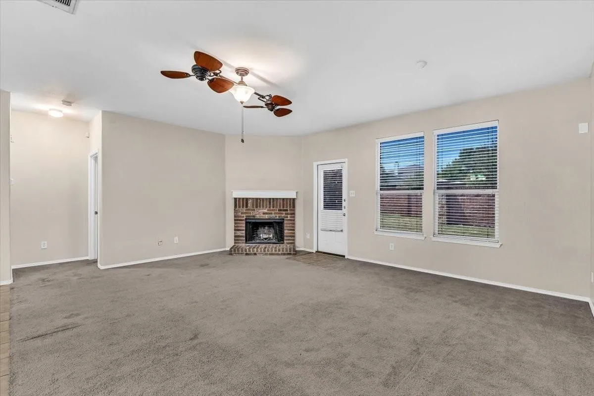 Single Family Residence For Rent in Tarrant County , 619 Denali Drive, Arlington, Texas 76002, 3 Bedroom, 2 Bathroom, 2 Garage spaces, 2,171 Sqft, built in 2012, mls#21419637, Real Estate Agent in Arlington, Homes For Rent in Tarrant county, Homes For Rent in Arlington, Realtor in Arlington Texas, Real Estate Brokerage Independent Realty Texas, Luminita Cordes Realtor