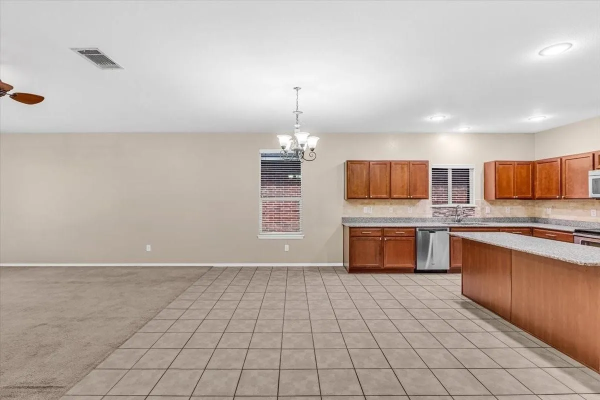 Single Family Residence For Rent in Tarrant County , 619 Denali Drive, Arlington, Texas 76002, 3 Bedroom, 2 Bathroom, 2 Garage spaces, 2,171 Sqft, built in 2012, mls#21419637, Real Estate Agent in Arlington, Homes For Rent in Tarrant county, Homes For Rent in Arlington, Realtor in Arlington Texas, Real Estate Brokerage Independent Realty Texas, Luminita Cordes Realtor