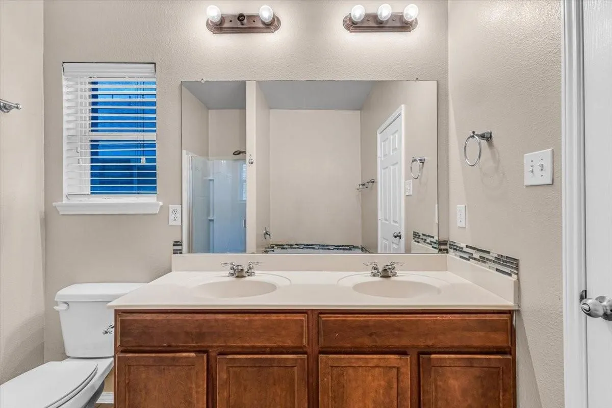 Single Family Residence For Rent in Tarrant County , 619 Denali Drive, Arlington, Texas 76002, 3 Bedroom, 2 Bathroom, 2 Garage spaces, 2,171 Sqft, built in 2012, mls#21419637, Real Estate Agent in Arlington, Homes For Rent in Tarrant county, Homes For Rent in Arlington, Realtor in Arlington Texas, Real Estate Brokerage Independent Realty Texas, Luminita Cordes Realtor