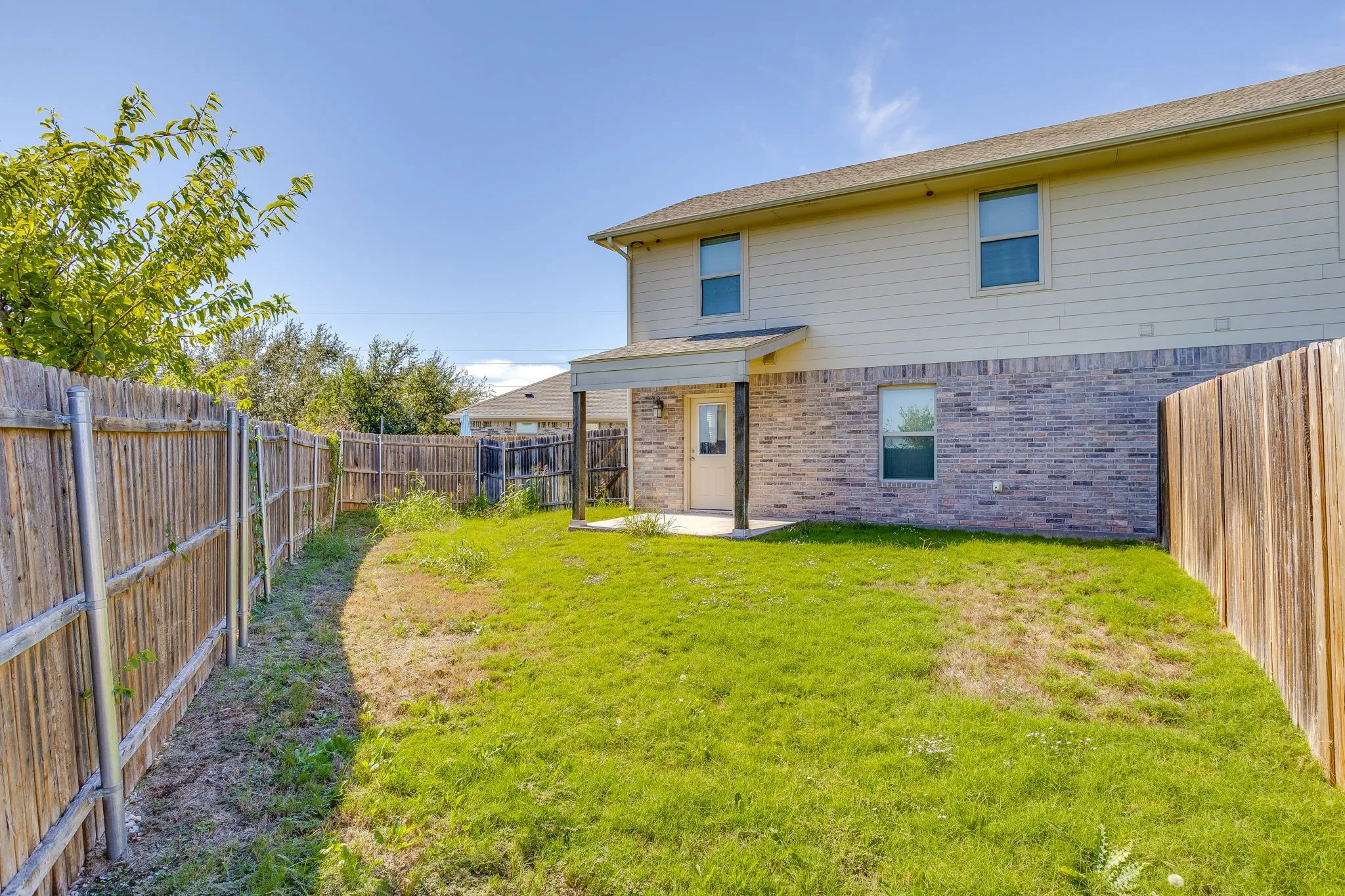 Duplex For Rent in Hood County , 3002 Weave Court, Granbury, Texas 76049, 3 Bedroom, 2 Bathroom, 2 Garage spaces, 1,525 Sqft, built in 2005, mls#21416060, Real Estate Agent in Granbury, Homes For Rent in Hood county, Homes For Rent in Granbury, Realtor in Granbury Texas, Real Estate Brokerage Independent Realty Texas, Luminita Cordes Realtor