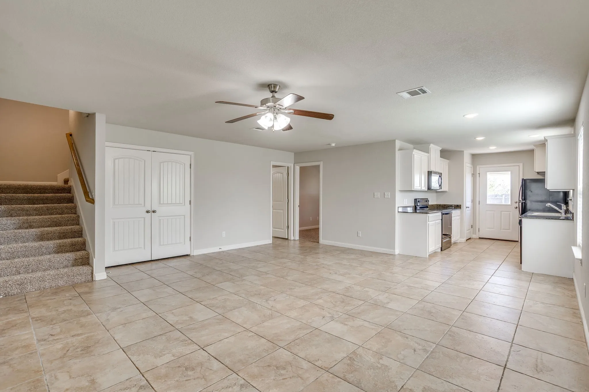 Duplex For Rent in Hood County , 3002 Weave Court, Granbury, Texas 76049, 3 Bedroom, 2 Bathroom, 2 Garage spaces, 1,525 Sqft, built in 2005, mls#21416060, Real Estate Agent in Granbury, Homes For Rent in Hood county, Homes For Rent in Granbury, Realtor in Granbury Texas, Real Estate Brokerage Independent Realty Texas, Luminita Cordes Realtor