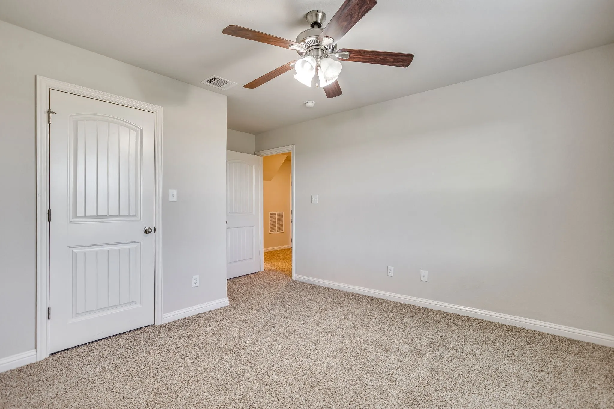 Duplex For Rent in Hood County , 3002 Weave Court, Granbury, Texas 76049, 3 Bedroom, 2 Bathroom, 2 Garage spaces, 1,525 Sqft, built in 2005, mls#21416060, Real Estate Agent in Granbury, Homes For Rent in Hood county, Homes For Rent in Granbury, Realtor in Granbury Texas, Real Estate Brokerage Independent Realty Texas, Luminita Cordes Realtor