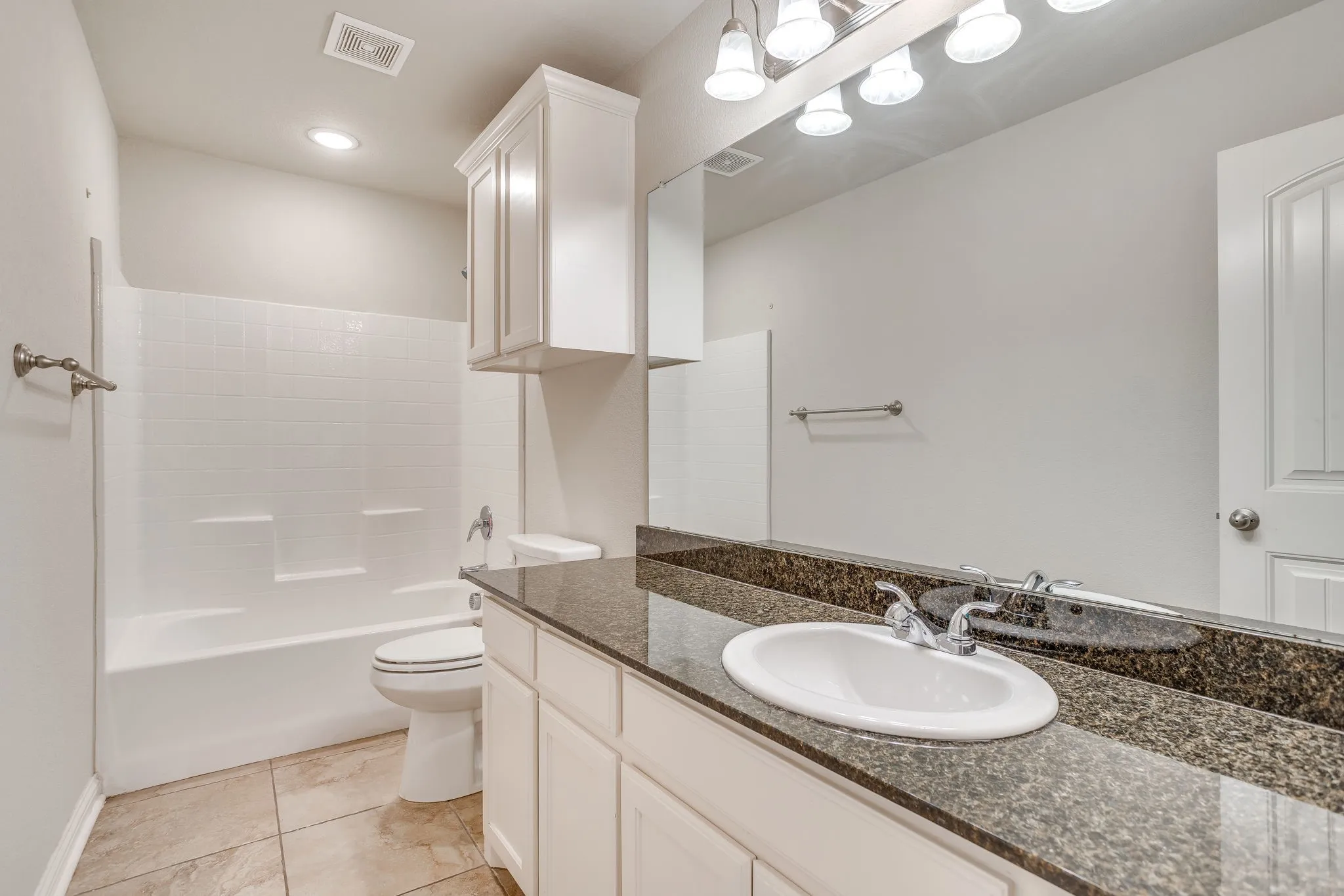 Duplex For Rent in Hood County , 3002 Weave Court, Granbury, Texas 76049, 3 Bedroom, 2 Bathroom, 2 Garage spaces, 1,525 Sqft, built in 2005, mls#21416060, Real Estate Agent in Granbury, Homes For Rent in Hood county, Homes For Rent in Granbury, Realtor in Granbury Texas, Real Estate Brokerage Independent Realty Texas, Luminita Cordes Realtor