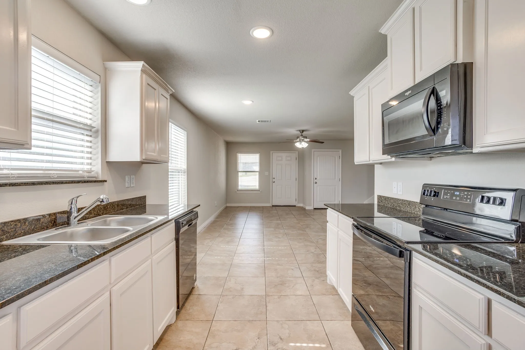 Duplex For Rent in Hood County , 3002 Weave Court, Granbury, Texas 76049, 3 Bedroom, 2 Bathroom, 2 Garage spaces, 1,525 Sqft, built in 2005, mls#21416060, Real Estate Agent in Granbury, Homes For Rent in Hood county, Homes For Rent in Granbury, Realtor in Granbury Texas, Real Estate Brokerage Independent Realty Texas, Luminita Cordes Realtor