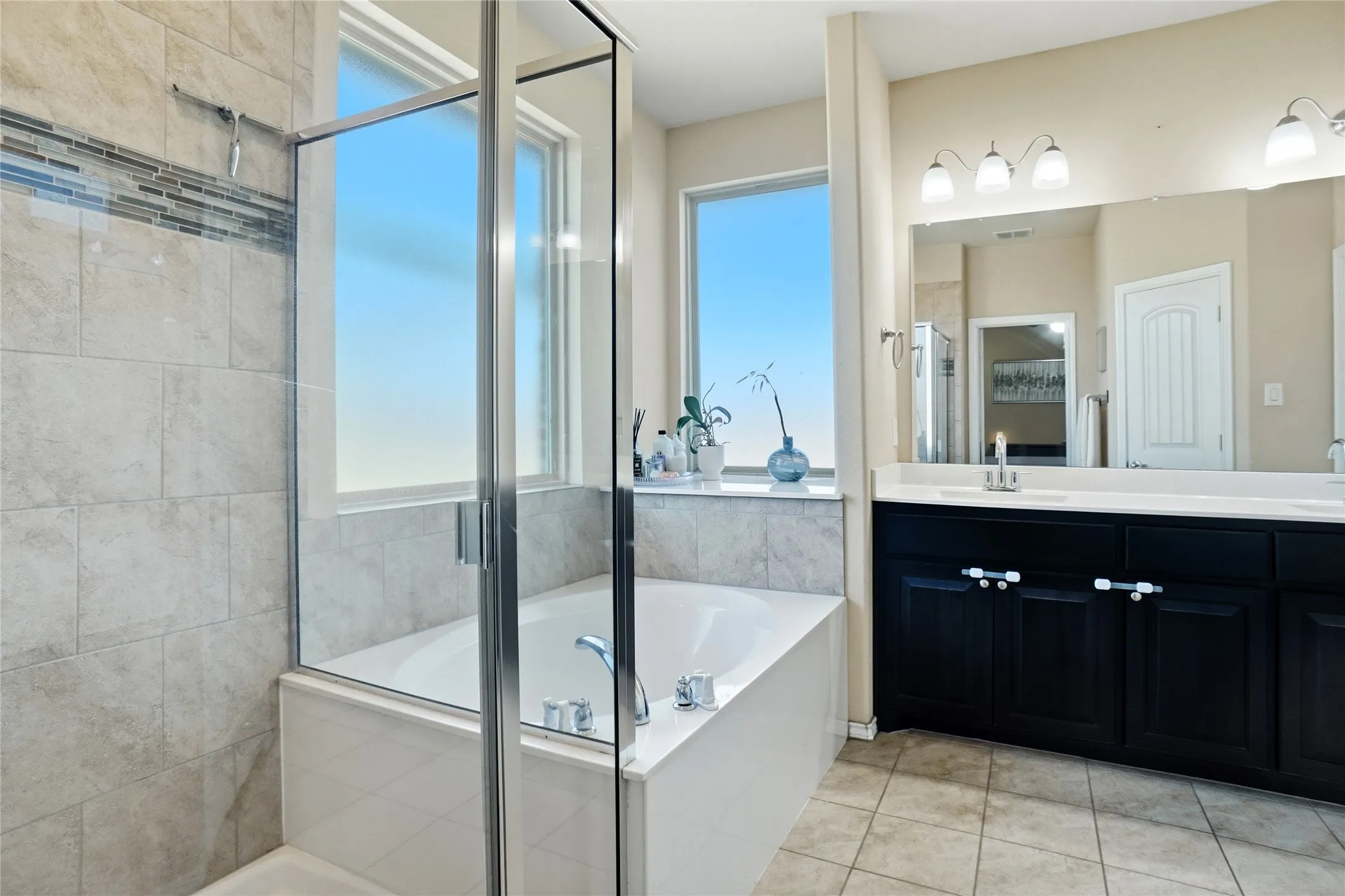 Single Family Residence For Sale in Johnson County , 1833 Creekwood Drive, Cleburne, Texas 76033, 4 Bedroom, 2 Bathroom, 2 Garage spaces, 1,818 Sqft, built in 2017, mls#21412238, Real Estate Agent in Cleburne, Homes For Sale in Johnson county, Homes For Sale in Cleburne, Realtor in Cleburne Texas, Real Estate Brokerage Independent Realty Texas, Luminita Cordes Realtor