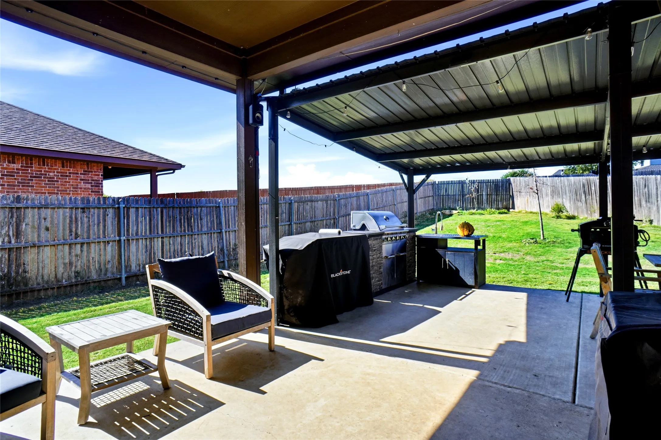 Single Family Residence For Sale in Johnson County , 1833 Creekwood Drive, Cleburne, Texas 76033, 4 Bedroom, 2 Bathroom, 2 Garage spaces, 1,818 Sqft, built in 2017, mls#21412238, Real Estate Agent in Cleburne, Homes For Sale in Johnson county, Homes For Sale in Cleburne, Realtor in Cleburne Texas, Real Estate Brokerage Independent Realty Texas, Luminita Cordes Realtor