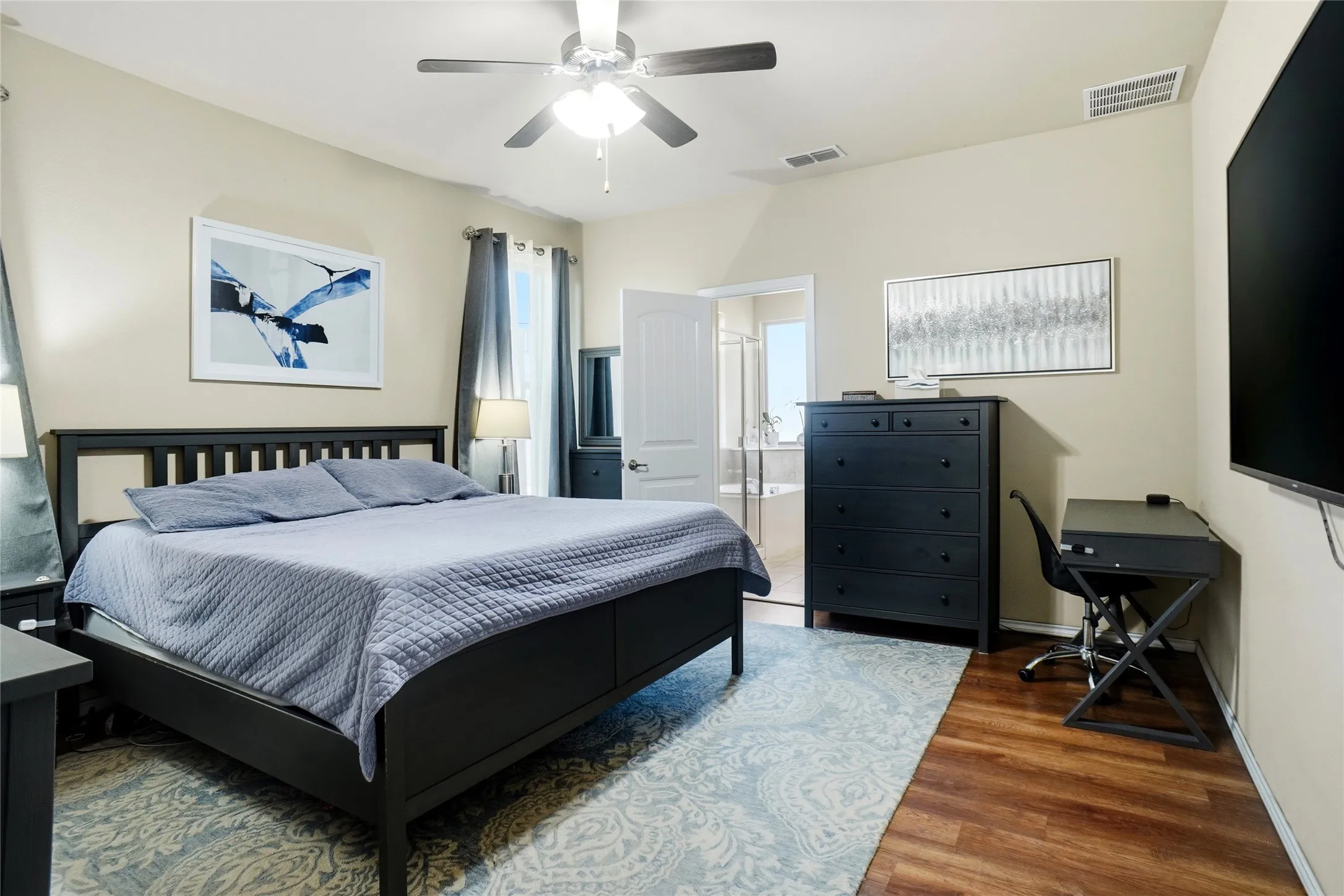 Single Family Residence For Sale in Johnson County , 1833 Creekwood Drive, Cleburne, Texas 76033, 4 Bedroom, 2 Bathroom, 2 Garage spaces, 1,818 Sqft, built in 2017, mls#21412238, Real Estate Agent in Cleburne, Homes For Sale in Johnson county, Homes For Sale in Cleburne, Realtor in Cleburne Texas, Real Estate Brokerage Independent Realty Texas, Luminita Cordes Realtor