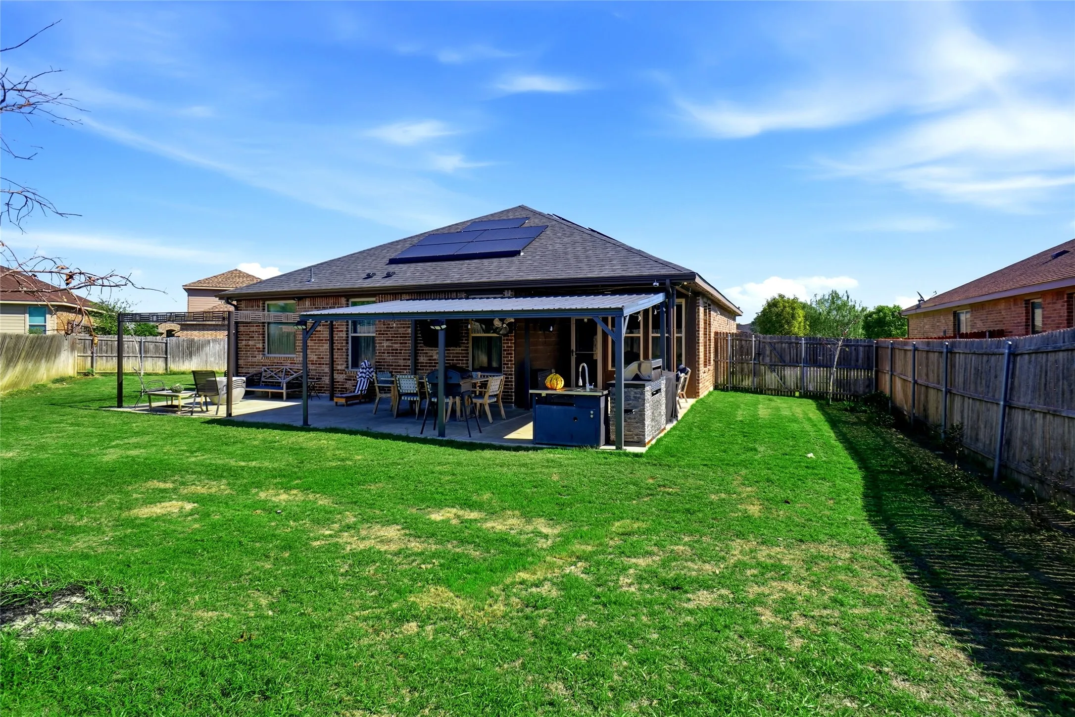 Single Family Residence For Sale in Johnson County , 1833 Creekwood Drive, Cleburne, Texas 76033, 4 Bedroom, 2 Bathroom, 2 Garage spaces, 1,818 Sqft, built in 2017, mls#21412238, Real Estate Agent in Cleburne, Homes For Sale in Johnson county, Homes For Sale in Cleburne, Realtor in Cleburne Texas, Real Estate Brokerage Independent Realty Texas, Luminita Cordes Realtor