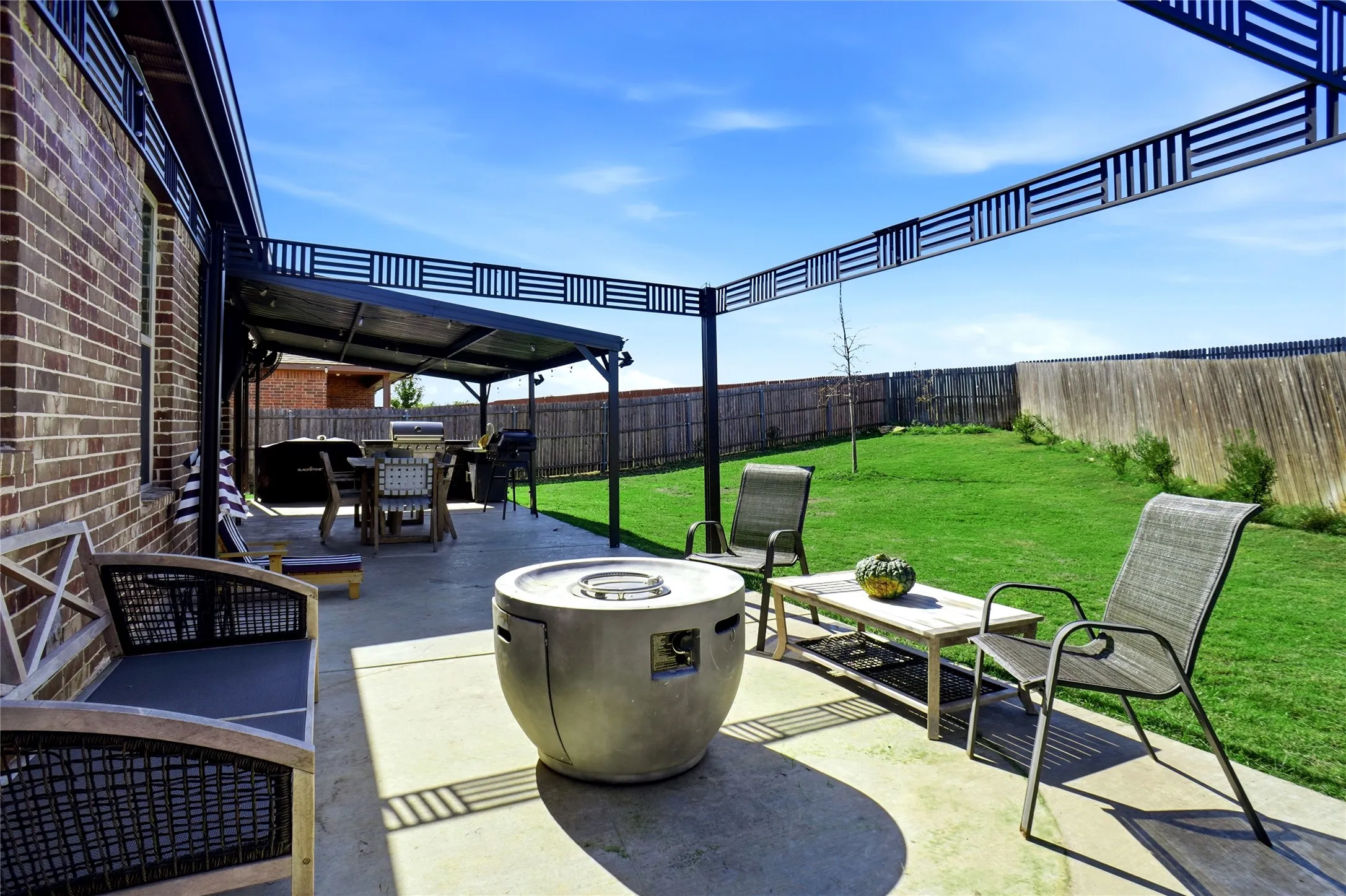 Single Family Residence For Sale in Johnson County , 1833 Creekwood Drive, Cleburne, Texas 76033, 4 Bedroom, 2 Bathroom, 2 Garage spaces, 1,818 Sqft, built in 2017, mls#21412238, Real Estate Agent in Cleburne, Homes For Sale in Johnson county, Homes For Sale in Cleburne, Realtor in Cleburne Texas, Real Estate Brokerage Independent Realty Texas, Luminita Cordes Realtor