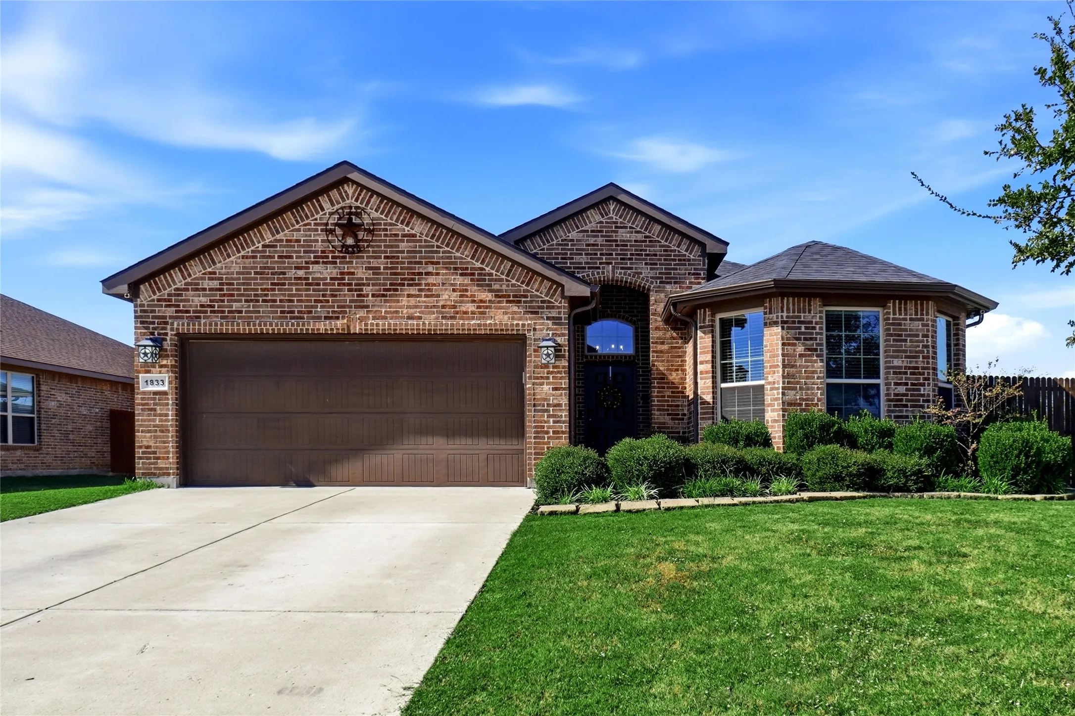 Single Family Residence For Sale in Johnson County , 1833 Creekwood Drive, Cleburne, Texas 76033, 4 Bedroom, 2 Bathroom, 2 Garage spaces, 1,818 Sqft, built in 2017, mls#21412238, Real Estate Agent in Cleburne, Homes For Sale in Johnson county, Homes For Sale in Cleburne, Realtor in Cleburne Texas, Real Estate Brokerage Independent Realty Texas, Luminita Cordes Realtor