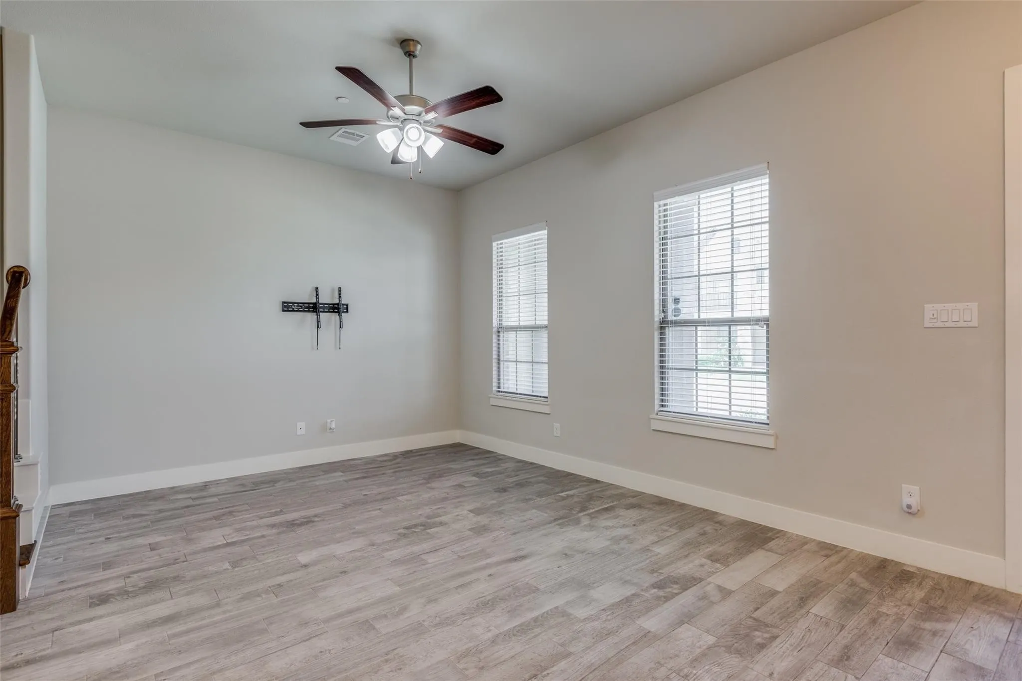 Townhouse For Rent in Collin County , 803 Aberdeen Crossing, Wylie, Texas 75098, 3 Bedroom, 3 Bathroom, 2 Garage spaces, 1,611 Sqft, built in 2019, mls#21419647, Real Estate Agent in Wylie, Homes For Rent in Collin county, Homes For Rent in Wylie, Realtor in Wylie Texas, Real Estate Brokerage Independent Realty Texas, Luminita Cordes Realtor