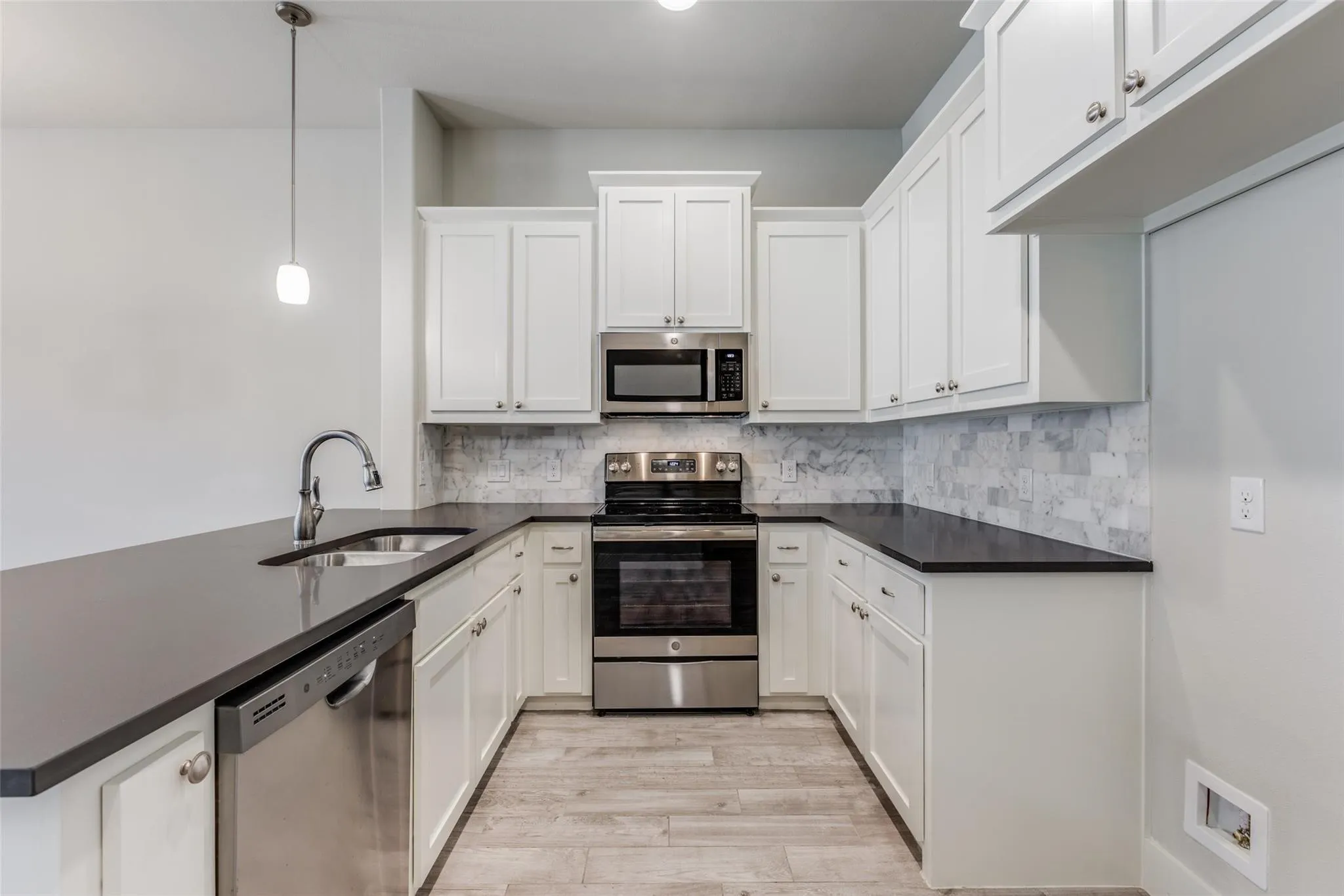 Townhouse For Rent in Collin County , 803 Aberdeen Crossing, Wylie, Texas 75098, 3 Bedroom, 3 Bathroom, 2 Garage spaces, 1,611 Sqft, built in 2019, mls#21419647, Real Estate Agent in Wylie, Homes For Rent in Collin county, Homes For Rent in Wylie, Realtor in Wylie Texas, Real Estate Brokerage Independent Realty Texas, Luminita Cordes Realtor