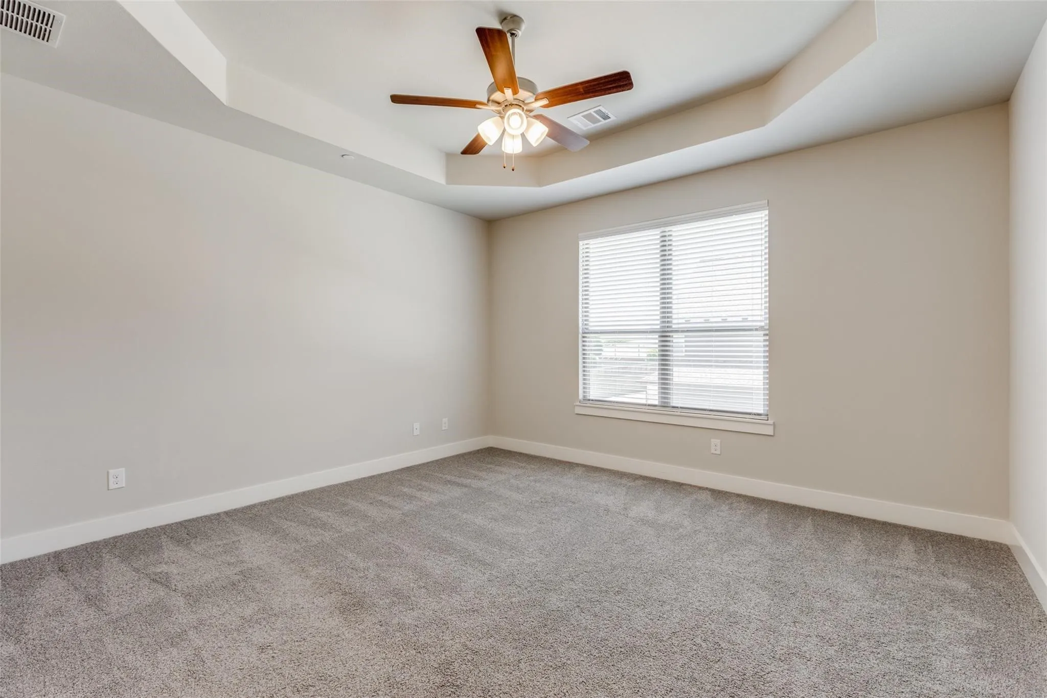 Townhouse For Rent in Collin County , 803 Aberdeen Crossing, Wylie, Texas 75098, 3 Bedroom, 3 Bathroom, 2 Garage spaces, 1,611 Sqft, built in 2019, mls#21419647, Real Estate Agent in Wylie, Homes For Rent in Collin county, Homes For Rent in Wylie, Realtor in Wylie Texas, Real Estate Brokerage Independent Realty Texas, Luminita Cordes Realtor