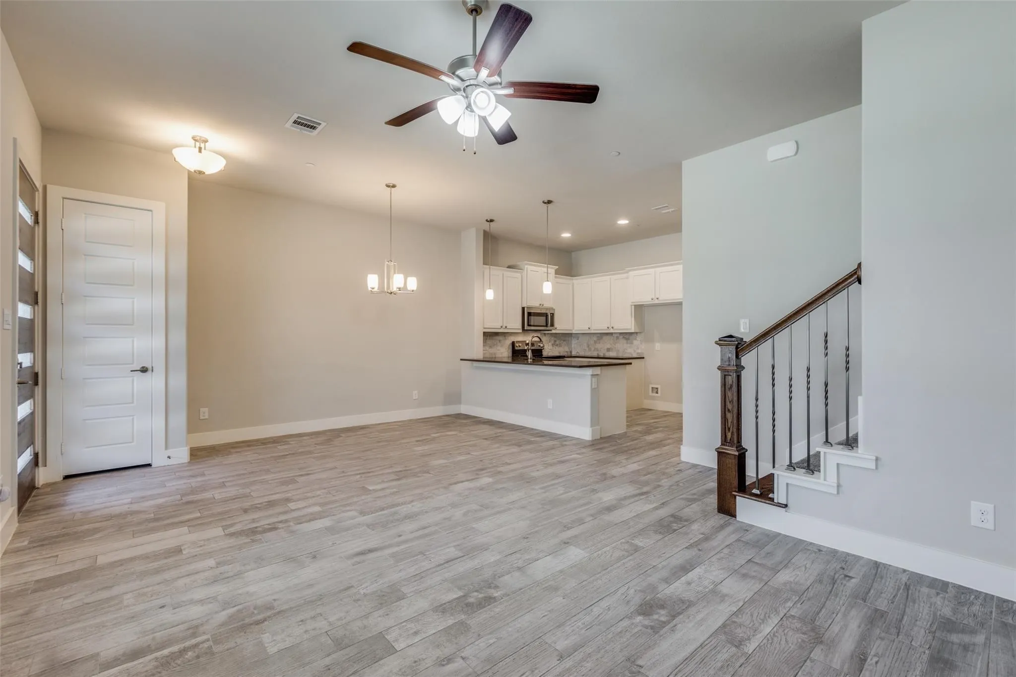 Townhouse For Rent in Collin County , 803 Aberdeen Crossing, Wylie, Texas 75098, 3 Bedroom, 3 Bathroom, 2 Garage spaces, 1,611 Sqft, built in 2019, mls#21419647, Real Estate Agent in Wylie, Homes For Rent in Collin county, Homes For Rent in Wylie, Realtor in Wylie Texas, Real Estate Brokerage Independent Realty Texas, Luminita Cordes Realtor