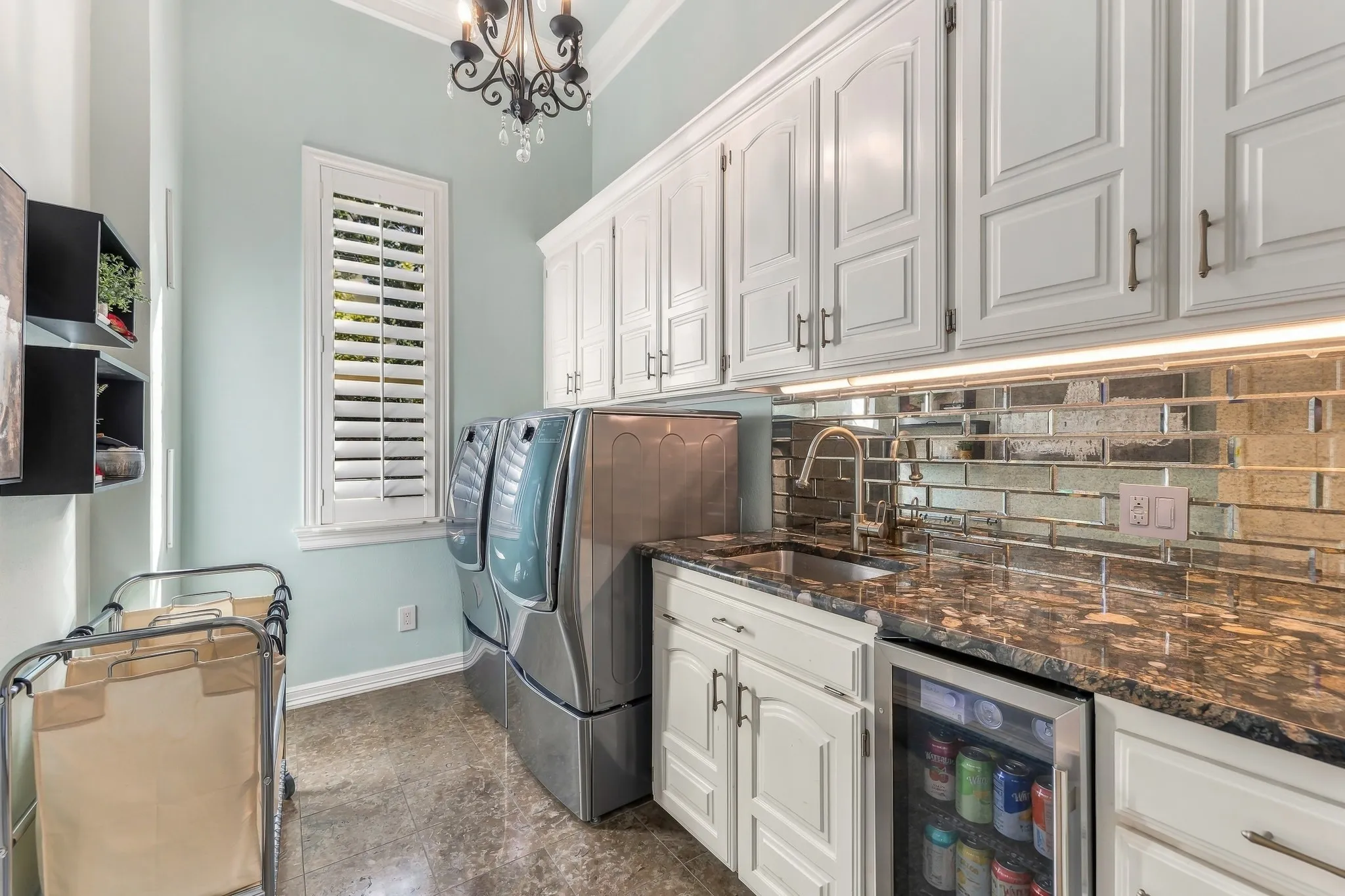 Single Family Residence For Sale in Tarrant County , 2711 Meadowview Drive, Colleyville, Texas 76034, 4 Bedroom, 5 Bathroom, 3 Garage spaces, 4,411 Sqft, built in 1988, mls#21413190, Real Estate Agent in Colleyville, Homes For Sale in Tarrant county, Homes For Sale in Colleyville, Realtor in Colleyville Texas, Real Estate Brokerage Independent Realty Texas, Luminita Cordes Realtor