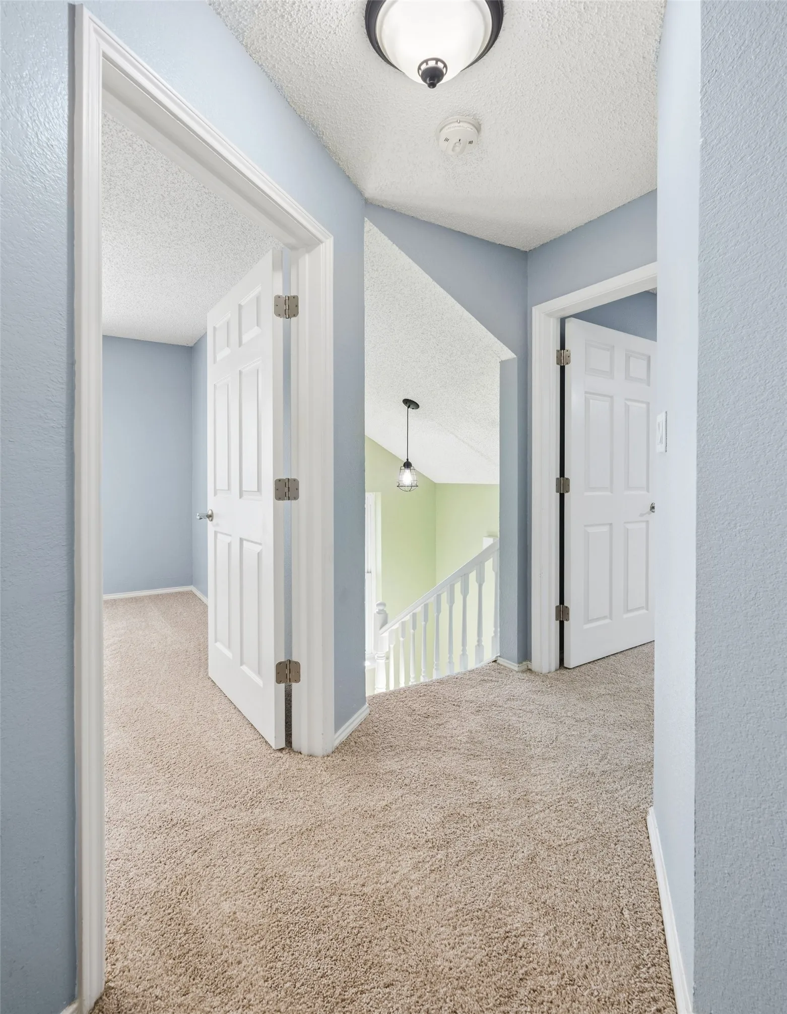 Single Family Residence For Sale in Denton County , 1331 Falcon Drive, Lewisville, Texas 75077, 3 Bedroom, 2 Bathroom, 2 Garage spaces, 1,543 Sqft, built in 1989, mls#21418286, Real Estate Agent in Lewisville, Homes For Sale in Denton county, Homes For Sale in Lewisville, Realtor in Lewisville Texas, Real Estate Brokerage Independent Realty Texas, Luminita Cordes Realtor