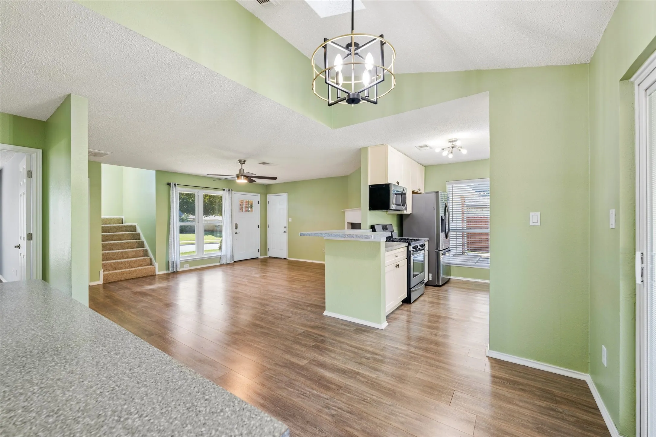 Single Family Residence For Sale in Denton County , 1331 Falcon Drive, Lewisville, Texas 75077, 3 Bedroom, 2 Bathroom, 2 Garage spaces, 1,543 Sqft, built in 1989, mls#21418286, Real Estate Agent in Lewisville, Homes For Sale in Denton county, Homes For Sale in Lewisville, Realtor in Lewisville Texas, Real Estate Brokerage Independent Realty Texas, Luminita Cordes Realtor