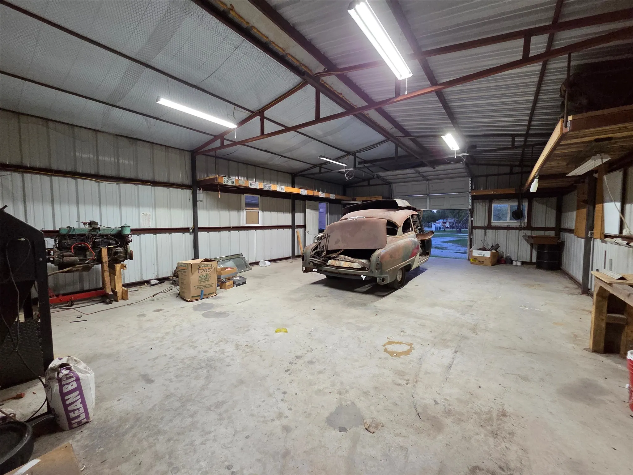 Detached Garage/Shop 24' x 35'