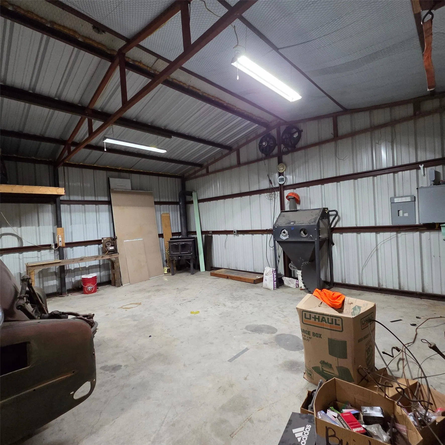 Detached Garage/Shop 24' x 35'