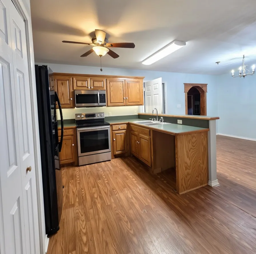 Single Family Residence For Sale in Parker County , 109 Live Oak Road, Springtown, Texas 76082, 3 Bedroom, 2 Bathroom, 2 Garage spaces, 1,416 Sqft, built in 2003, mls#21418955, Real Estate Agent in Springtown, Homes For Sale in Parker county, Homes For Sale in Springtown, Realtor in Springtown Texas, Real Estate Brokerage Independent Realty Texas, Luminita Cordes Realtor