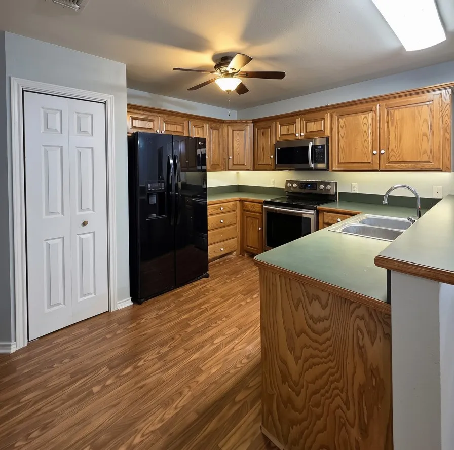 Single Family Residence For Sale in Parker County , 109 Live Oak Road, Springtown, Texas 76082, 3 Bedroom, 2 Bathroom, 2 Garage spaces, 1,416 Sqft, built in 2003, mls#21418955, Real Estate Agent in Springtown, Homes For Sale in Parker county, Homes For Sale in Springtown, Realtor in Springtown Texas, Real Estate Brokerage Independent Realty Texas, Luminita Cordes Realtor