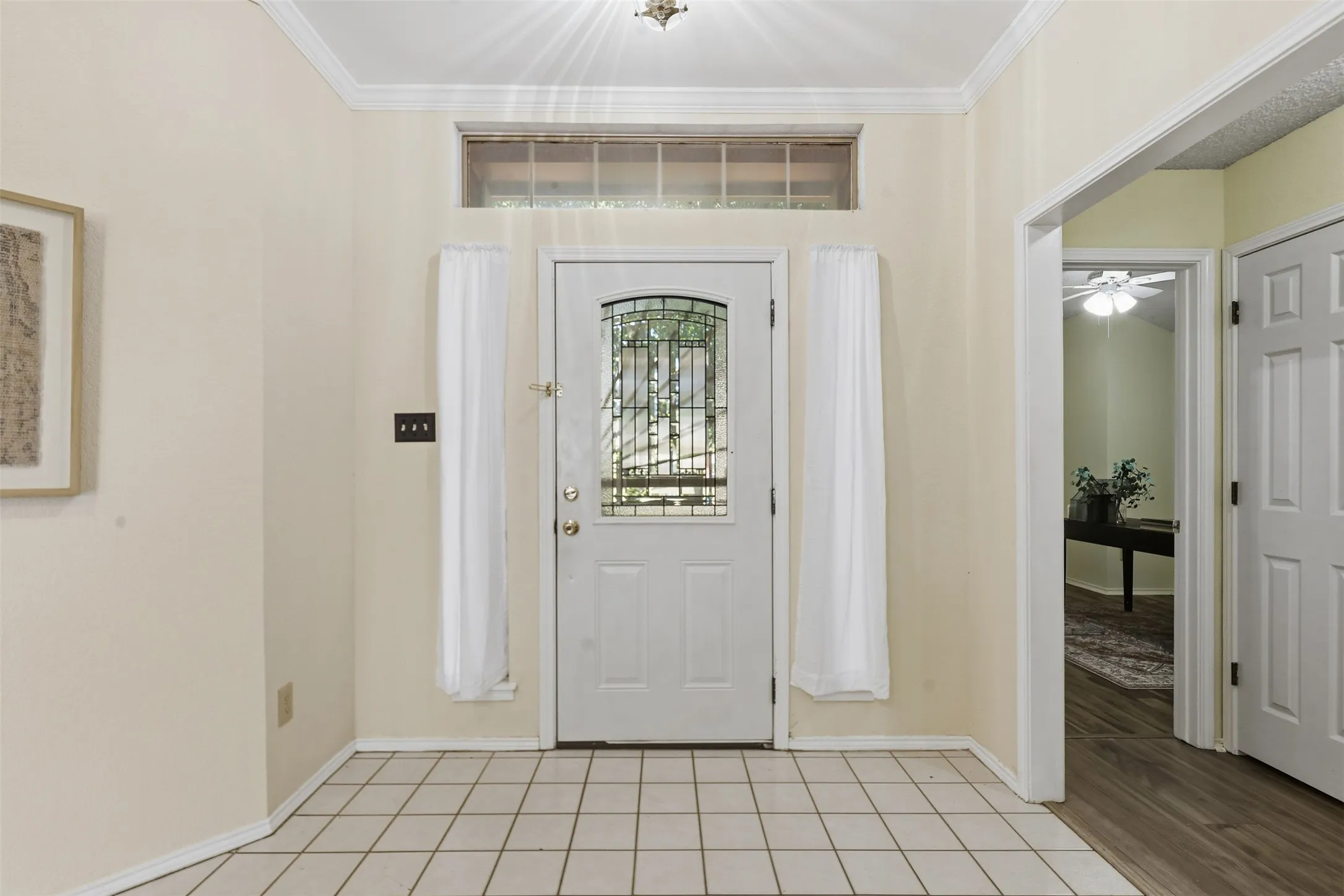 Single Family Residence For Rent in Tarrant County , 7229 Laurelhill Court S, Fort Worth, Texas 76133, 3 Bedroom, 2 Bathroom, 2 Garage spaces, 1,574 Sqft, built in 1989, mls#21419696, Real Estate Agent in Fort Worth, Homes For Rent in Tarrant county, Homes For Rent in Fort Worth, Realtor in Fort Worth Texas, Real Estate Brokerage Independent Realty Texas, Luminita Cordes Realtor