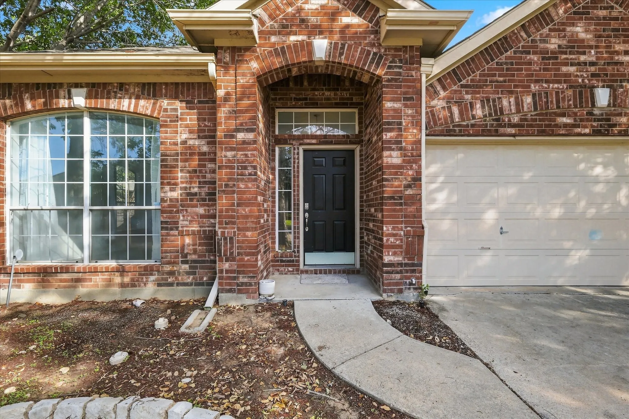 Single Family Residence For Rent in Denton County , 3517 Villanova Drive, Denton, Texas 76210, 4 Bedroom, 2 Bathroom, 2 Garage spaces, 2,017 Sqft, built in 2000, mls#21419610, Real Estate Agent in Denton, Homes For Rent in Denton county, Homes For Rent in Denton, Realtor in Denton Texas, Real Estate Brokerage Independent Realty Texas, Luminita Cordes Realtor