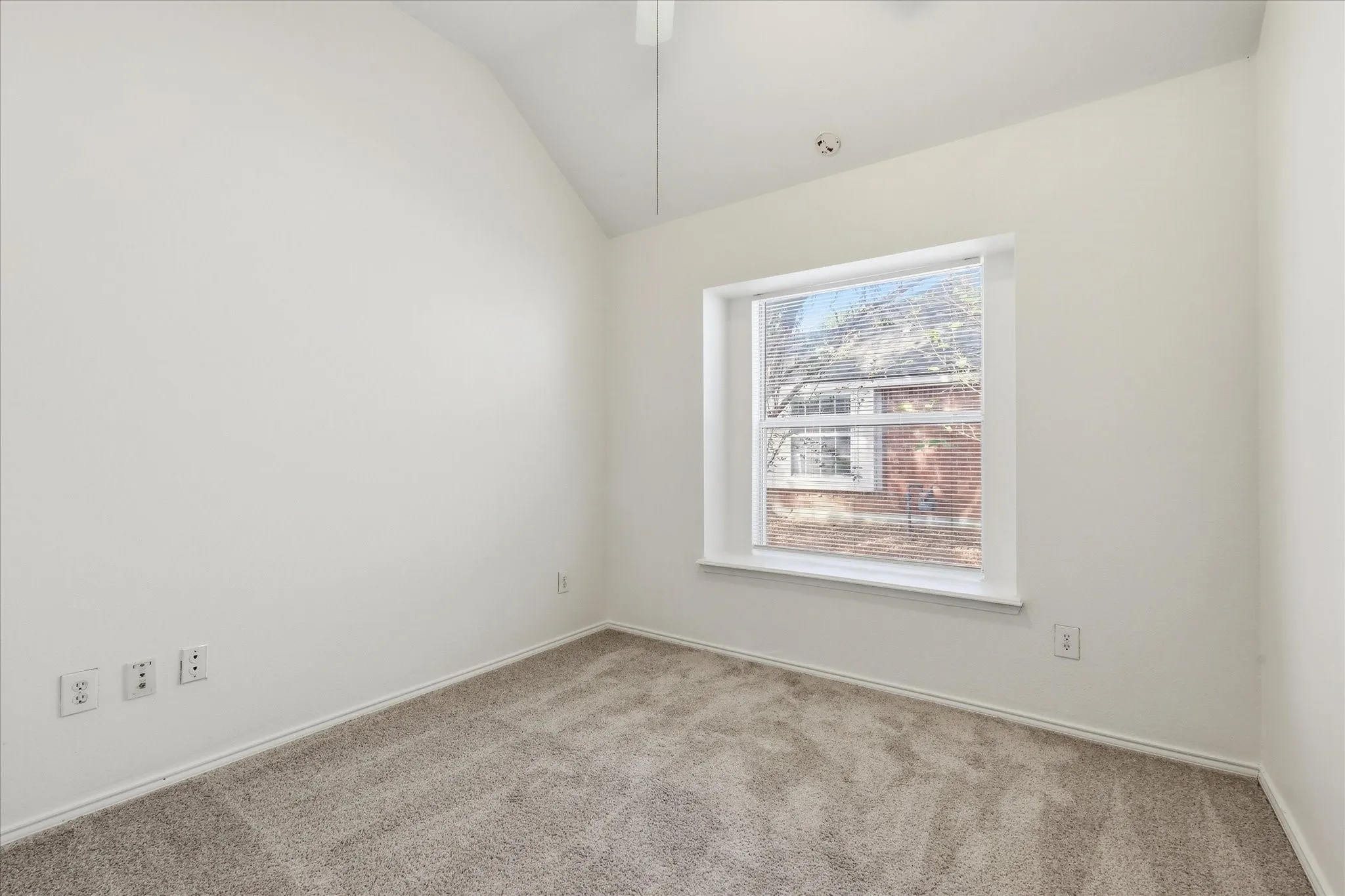Single Family Residence For Rent in Denton County , 3517 Villanova Drive, Denton, Texas 76210, 4 Bedroom, 2 Bathroom, 2 Garage spaces, 2,017 Sqft, built in 2000, mls#21419610, Real Estate Agent in Denton, Homes For Rent in Denton county, Homes For Rent in Denton, Realtor in Denton Texas, Real Estate Brokerage Independent Realty Texas, Luminita Cordes Realtor