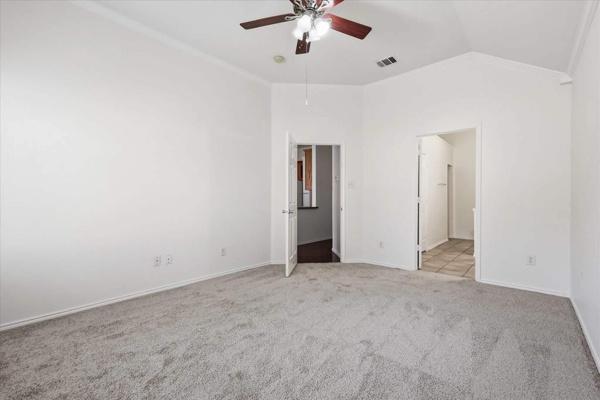 Single Family Residence For Rent in Denton County , 3517 Villanova Drive, Denton, Texas 76210, 4 Bedroom, 2 Bathroom, 2 Garage spaces, 2,017 Sqft, built in 2000, mls#21419610, Real Estate Agent in Denton, Homes For Rent in Denton county, Homes For Rent in Denton, Realtor in Denton Texas, Real Estate Brokerage Independent Realty Texas, Luminita Cordes Realtor