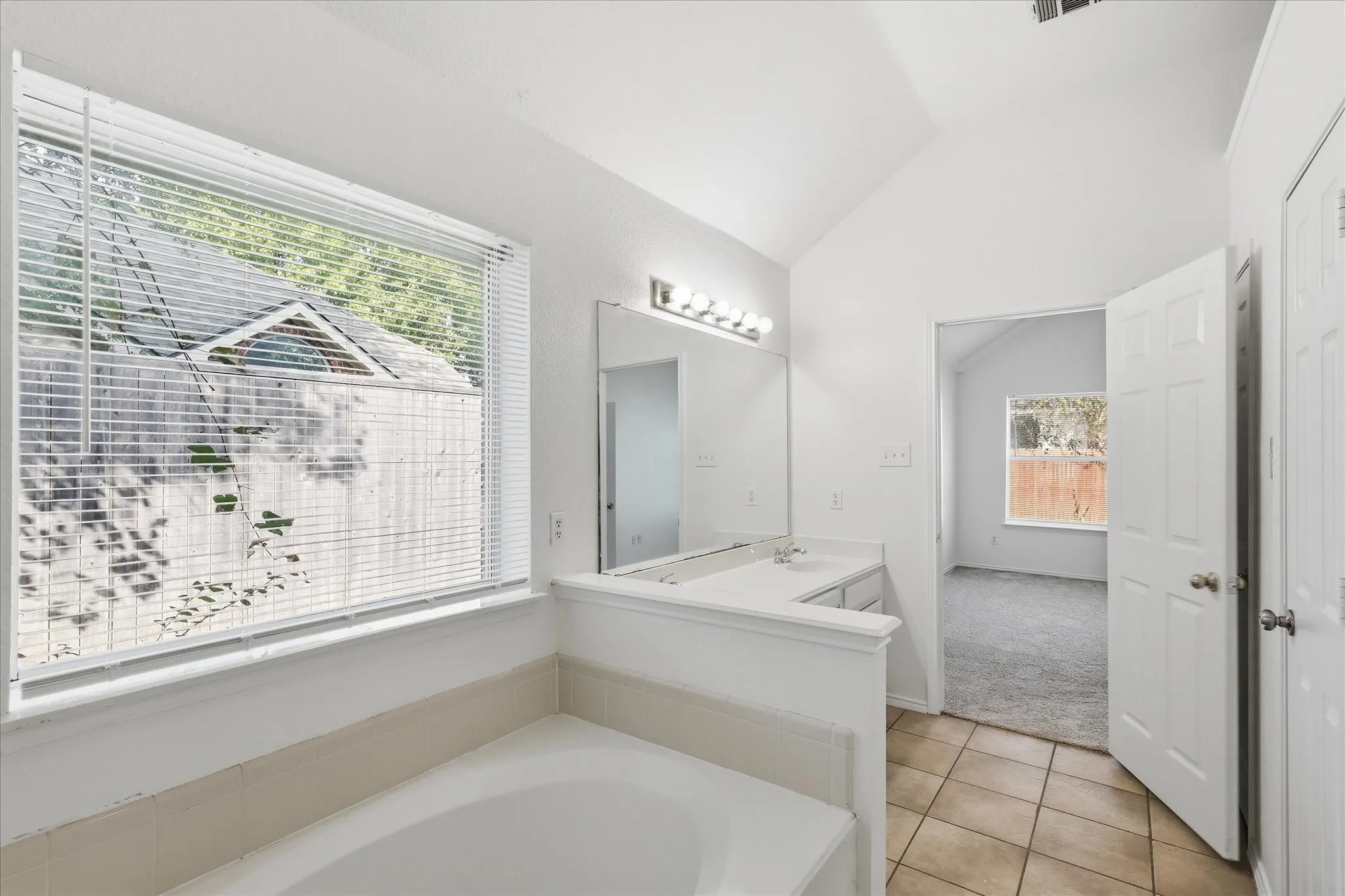 Single Family Residence For Rent in Denton County , 3517 Villanova Drive, Denton, Texas 76210, 4 Bedroom, 2 Bathroom, 2 Garage spaces, 2,017 Sqft, built in 2000, mls#21419610, Real Estate Agent in Denton, Homes For Rent in Denton county, Homes For Rent in Denton, Realtor in Denton Texas, Real Estate Brokerage Independent Realty Texas, Luminita Cordes Realtor