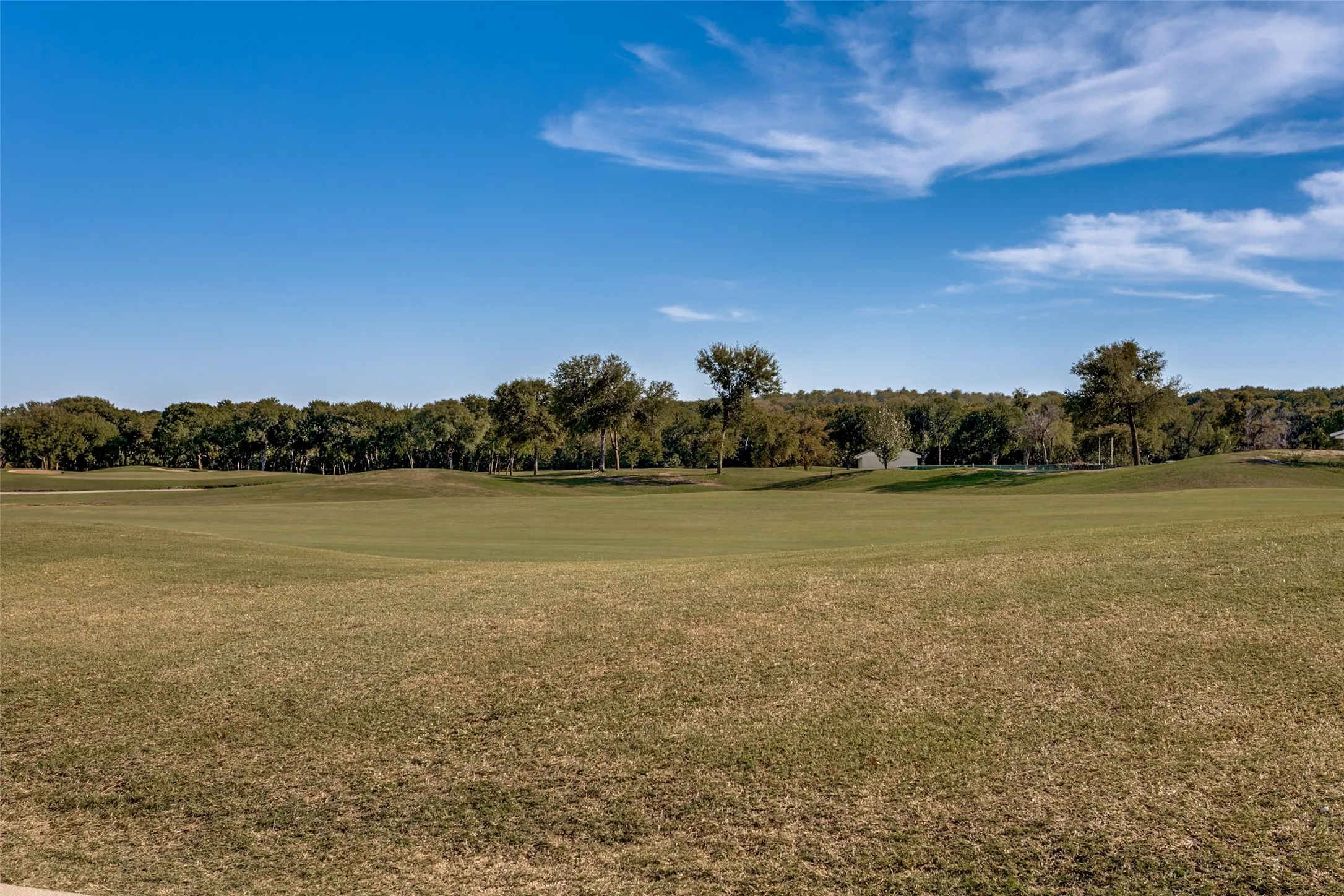 Single Family Residence For Sale in Tarrant County , 10533 Whitestone Ranch Road, Benbrook, Texas 76126, 3 Bedroom, 2 Bathroom, 2 Garage spaces, 1,985 Sqft, built in 2002, mls#21414562, Real Estate Agent in Benbrook, Homes For Sale in Tarrant county, Homes For Sale in Benbrook, Realtor in Benbrook Texas, Real Estate Brokerage Independent Realty Texas, Luminita Cordes Realtor