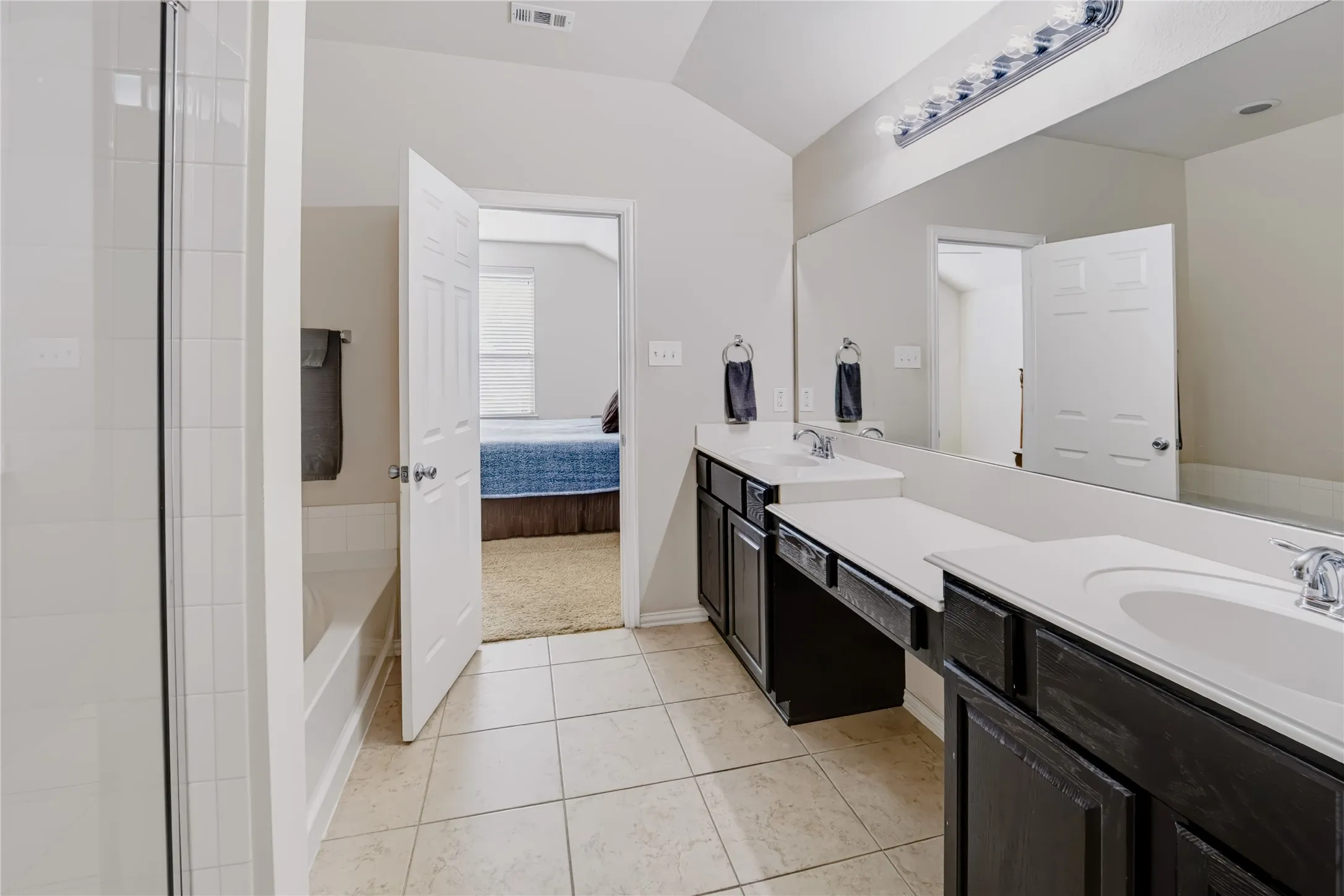 Single Family Residence For Sale in Collin County , 513 Highland Fairway Lane, Wylie, Texas 75098, 4 Bedroom, 4 Bathroom, 2 Garage spaces, 3,000 Sqft, built in 2012, mls#21419131, Real Estate Agent in Wylie, Homes For Sale in Collin county, Homes For Sale in Wylie, Realtor in Wylie Texas, Real Estate Brokerage Independent Realty Texas, Luminita Cordes Realtor