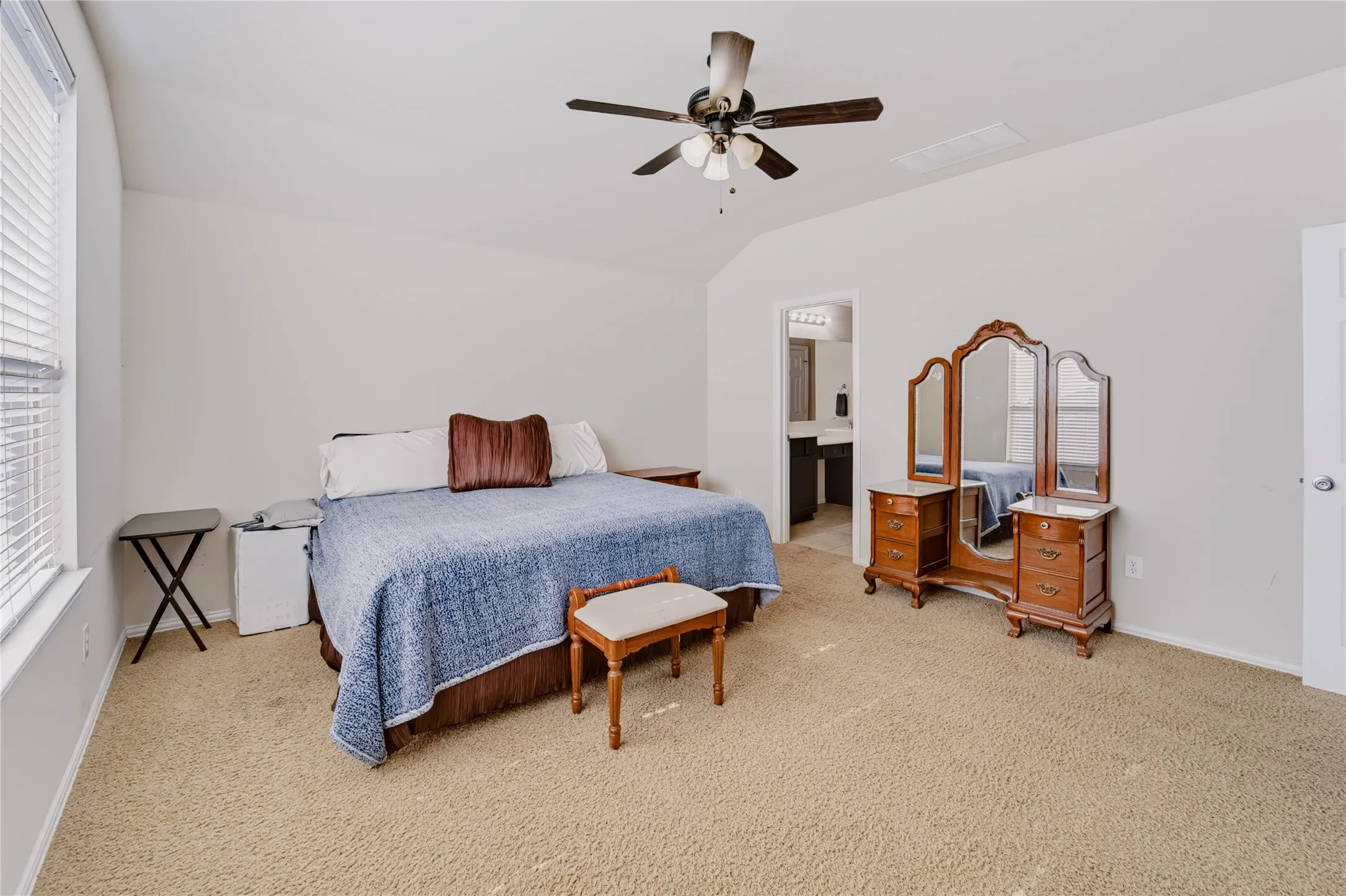 Single Family Residence For Sale in Collin County , 513 Highland Fairway Lane, Wylie, Texas 75098, 4 Bedroom, 4 Bathroom, 2 Garage spaces, 3,000 Sqft, built in 2012, mls#21419131, Real Estate Agent in Wylie, Homes For Sale in Collin county, Homes For Sale in Wylie, Realtor in Wylie Texas, Real Estate Brokerage Independent Realty Texas, Luminita Cordes Realtor