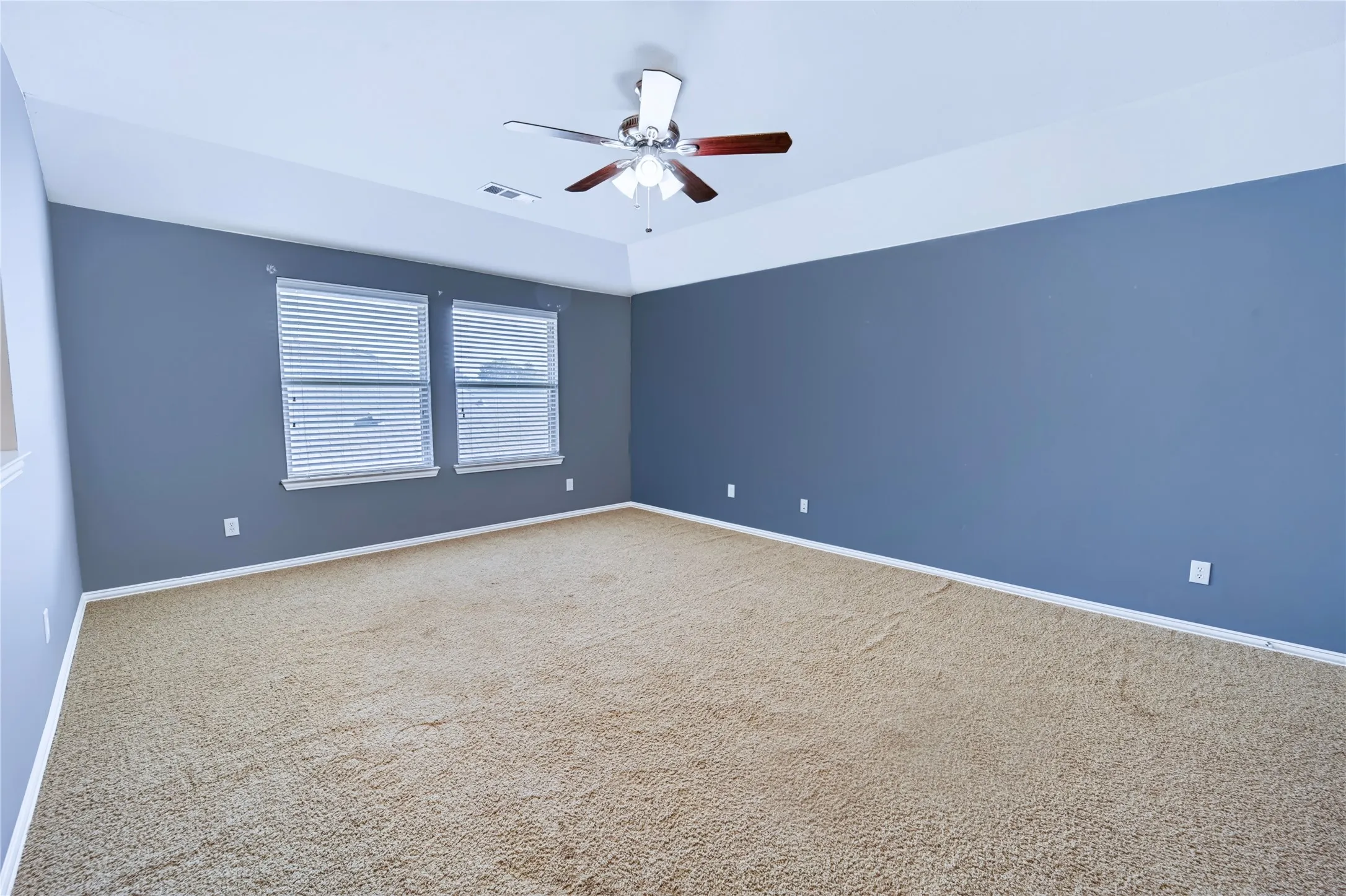 Single Family Residence For Sale in Collin County , 513 Highland Fairway Lane, Wylie, Texas 75098, 4 Bedroom, 4 Bathroom, 2 Garage spaces, 3,000 Sqft, built in 2012, mls#21419131, Real Estate Agent in Wylie, Homes For Sale in Collin county, Homes For Sale in Wylie, Realtor in Wylie Texas, Real Estate Brokerage Independent Realty Texas, Luminita Cordes Realtor