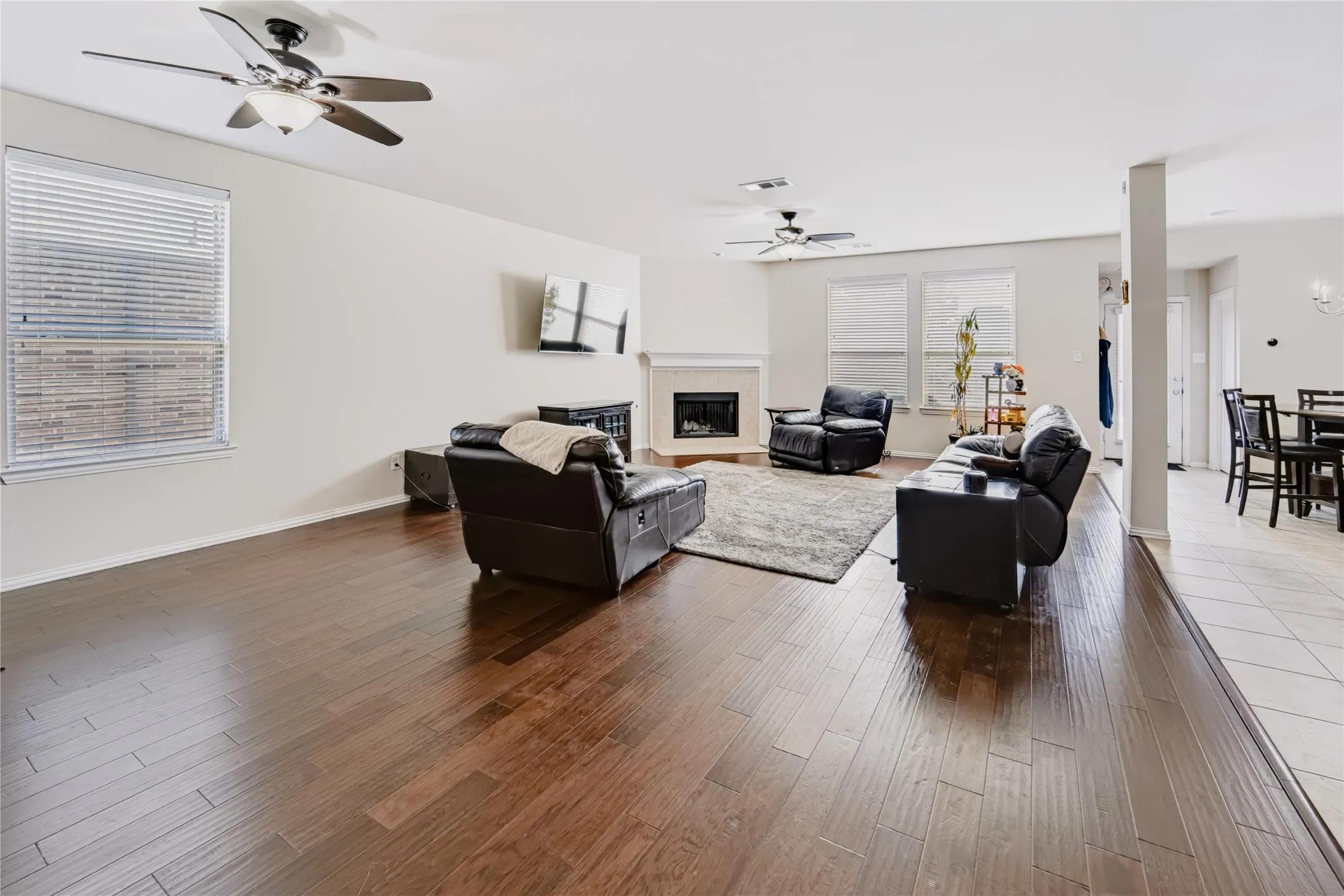 Single Family Residence For Sale in Collin County , 513 Highland Fairway Lane, Wylie, Texas 75098, 4 Bedroom, 4 Bathroom, 2 Garage spaces, 3,000 Sqft, built in 2012, mls#21419131, Real Estate Agent in Wylie, Homes For Sale in Collin county, Homes For Sale in Wylie, Realtor in Wylie Texas, Real Estate Brokerage Independent Realty Texas, Luminita Cordes Realtor