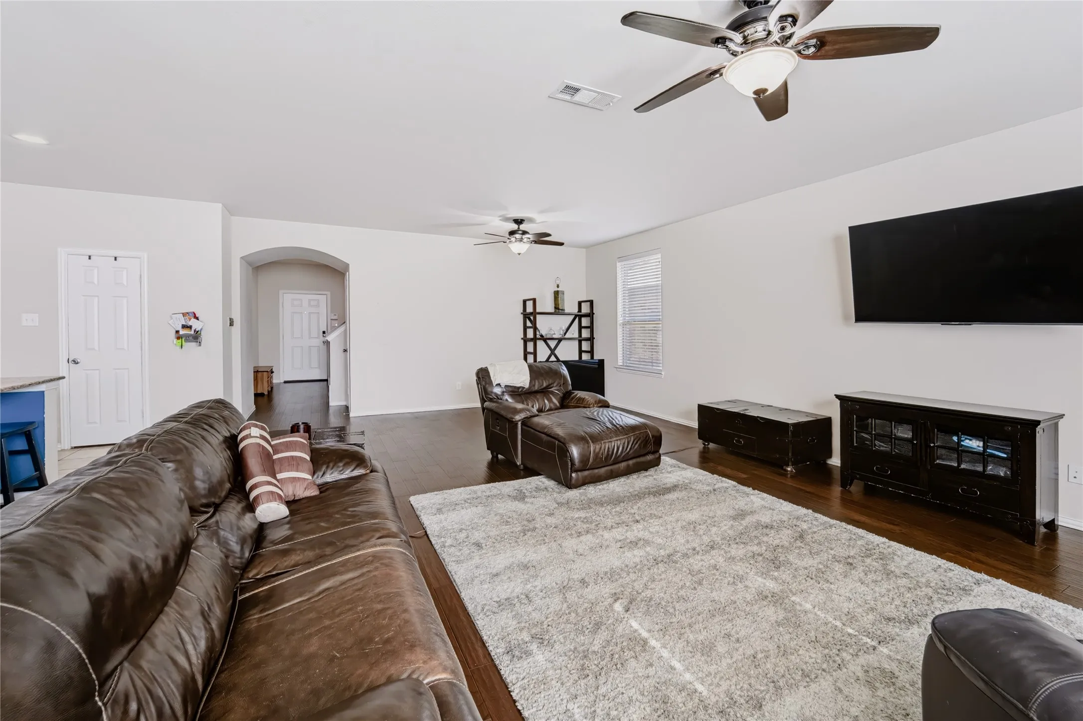 Single Family Residence For Sale in Collin County , 513 Highland Fairway Lane, Wylie, Texas 75098, 4 Bedroom, 4 Bathroom, 2 Garage spaces, 3,000 Sqft, built in 2012, mls#21419131, Real Estate Agent in Wylie, Homes For Sale in Collin county, Homes For Sale in Wylie, Realtor in Wylie Texas, Real Estate Brokerage Independent Realty Texas, Luminita Cordes Realtor