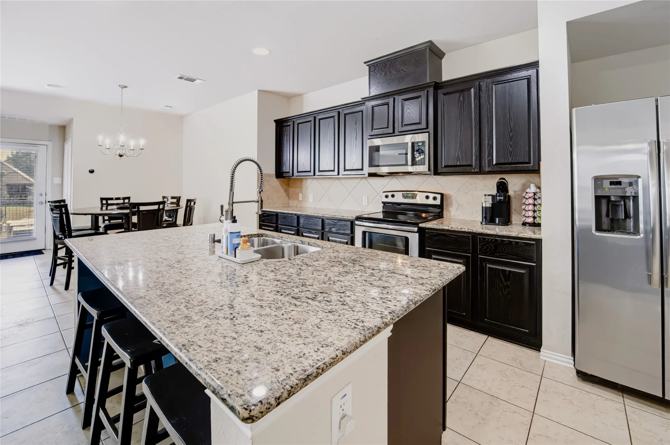 Single Family Residence For Sale in Collin County , 513 Highland Fairway Lane, Wylie, Texas 75098, 4 Bedroom, 4 Bathroom, 2 Garage spaces, 3,000 Sqft, built in 2012, mls#21419131, Real Estate Agent in Wylie, Homes For Sale in Collin county, Homes For Sale in Wylie, Realtor in Wylie Texas, Real Estate Brokerage Independent Realty Texas, Luminita Cordes Realtor