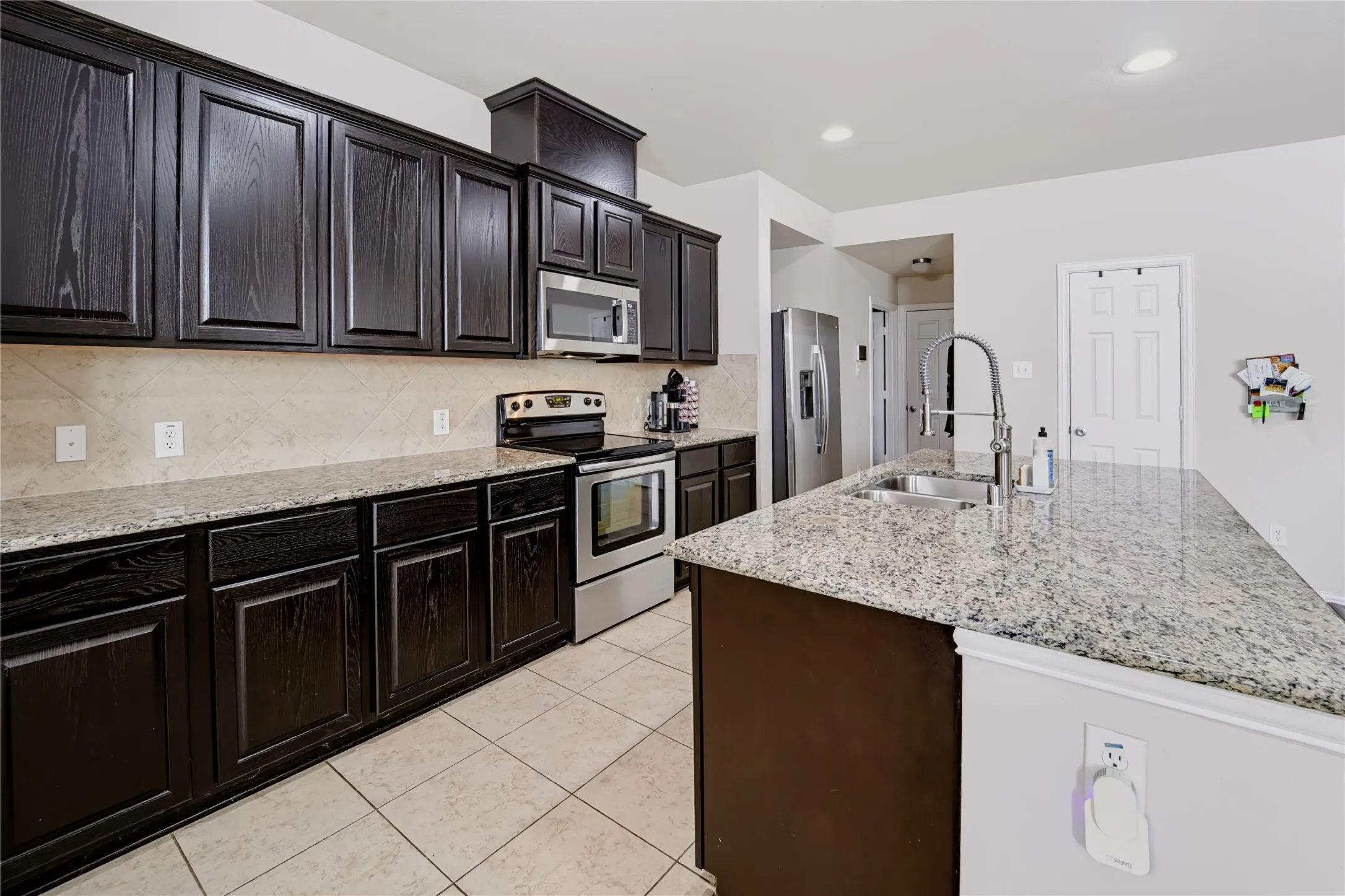 Single Family Residence For Sale in Collin County , 513 Highland Fairway Lane, Wylie, Texas 75098, 4 Bedroom, 4 Bathroom, 2 Garage spaces, 3,000 Sqft, built in 2012, mls#21419131, Real Estate Agent in Wylie, Homes For Sale in Collin county, Homes For Sale in Wylie, Realtor in Wylie Texas, Real Estate Brokerage Independent Realty Texas, Luminita Cordes Realtor