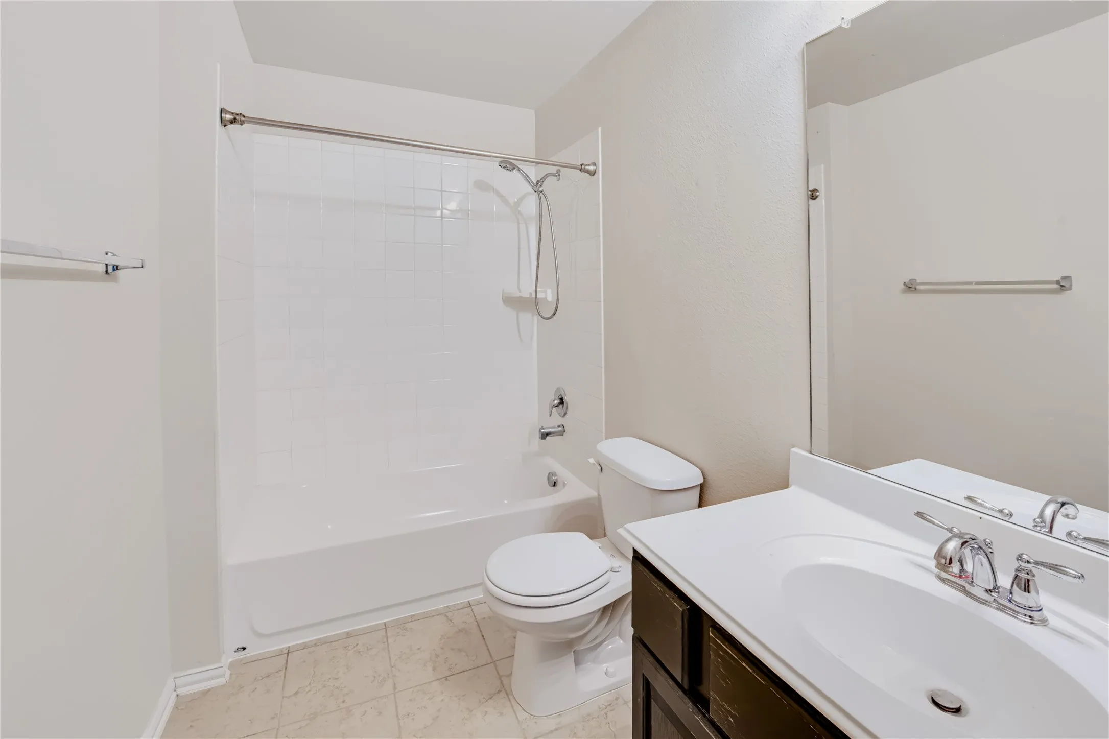 Single Family Residence For Sale in Collin County , 513 Highland Fairway Lane, Wylie, Texas 75098, 4 Bedroom, 4 Bathroom, 2 Garage spaces, 3,000 Sqft, built in 2012, mls#21419131, Real Estate Agent in Wylie, Homes For Sale in Collin county, Homes For Sale in Wylie, Realtor in Wylie Texas, Real Estate Brokerage Independent Realty Texas, Luminita Cordes Realtor