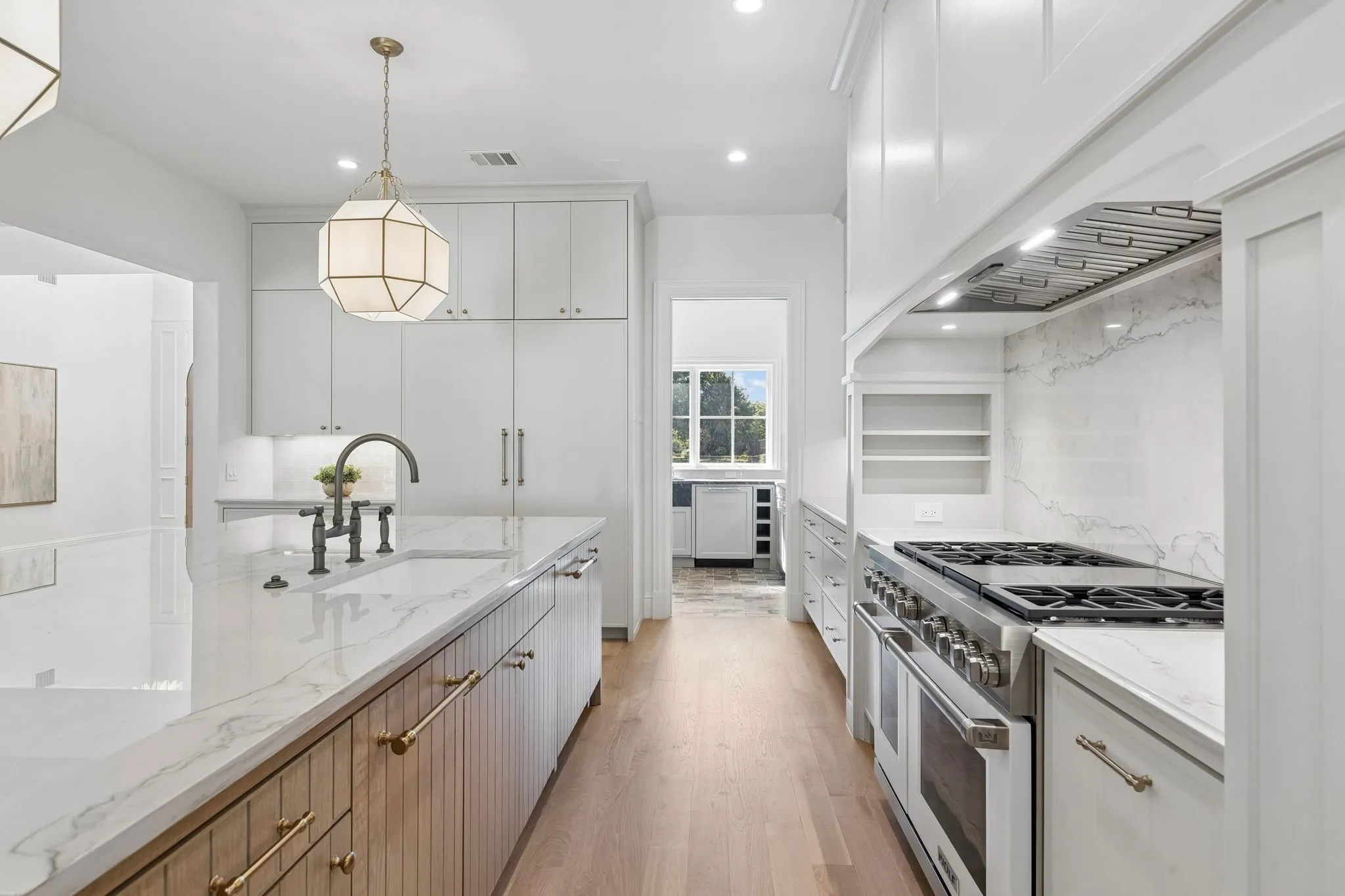 Single Family Residence For Sale in Tarrant County , 510 Bandit Trail, Colleyville, Texas 76034, 4 Bedroom, 5 Bathroom, 3 Garage spaces, 5,394 Sqft, built in 2025, mls#21417547, Real Estate Agent in Colleyville, Homes For Sale in Tarrant county, Homes For Sale in Colleyville, Realtor in Colleyville Texas, Real Estate Brokerage Independent Realty Texas, Luminita Cordes Realtor