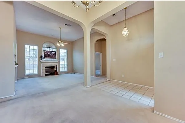 Single Family Residence For Rent in Tarrant County , 214 E Lynn Creek Drive E, Arlington, Texas 76002, 3 Bedroom, 2 Bathroom, 2 Garage spaces, 1,685 Sqft, built in 1994, mls#21419732, Real Estate Agent in Arlington, Homes For Rent in Tarrant county, Homes For Rent in Arlington, Realtor in Arlington Texas, Real Estate Brokerage Independent Realty Texas, Luminita Cordes Realtor