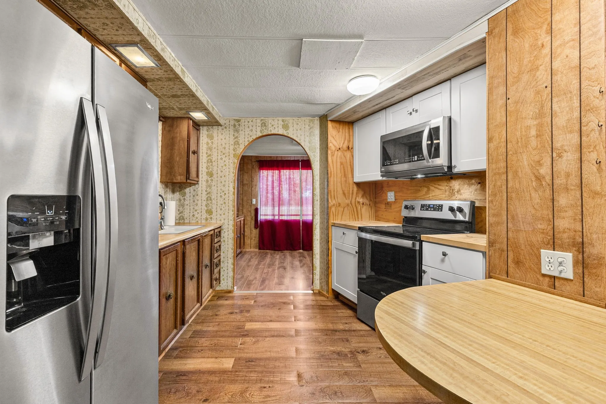 Mobile Home For Sale in Hunt County , 10830 Paradise Lane, Wills Point, Texas 75169, 2 Bedroom, 2 Bathroom, Garage spaces, 1,248 Sqft, built in 1984, mls#21419227, Real Estate Agent in Wills Point, Homes For Sale in Hunt county, Homes For Sale in Wills Point, Realtor in Wills Point Texas, Real Estate Brokerage Independent Realty Texas, Luminita Cordes Realtor