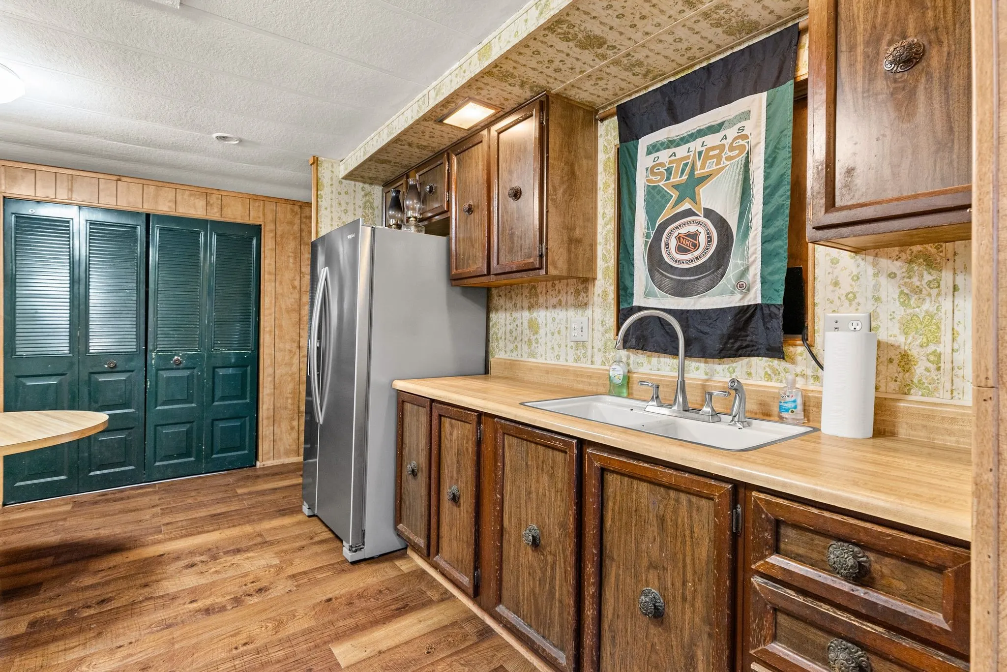 Mobile Home For Sale in Hunt County , 10830 Paradise Lane, Wills Point, Texas 75169, 2 Bedroom, 2 Bathroom, Garage spaces, 1,248 Sqft, built in 1984, mls#21419227, Real Estate Agent in Wills Point, Homes For Sale in Hunt county, Homes For Sale in Wills Point, Realtor in Wills Point Texas, Real Estate Brokerage Independent Realty Texas, Luminita Cordes Realtor