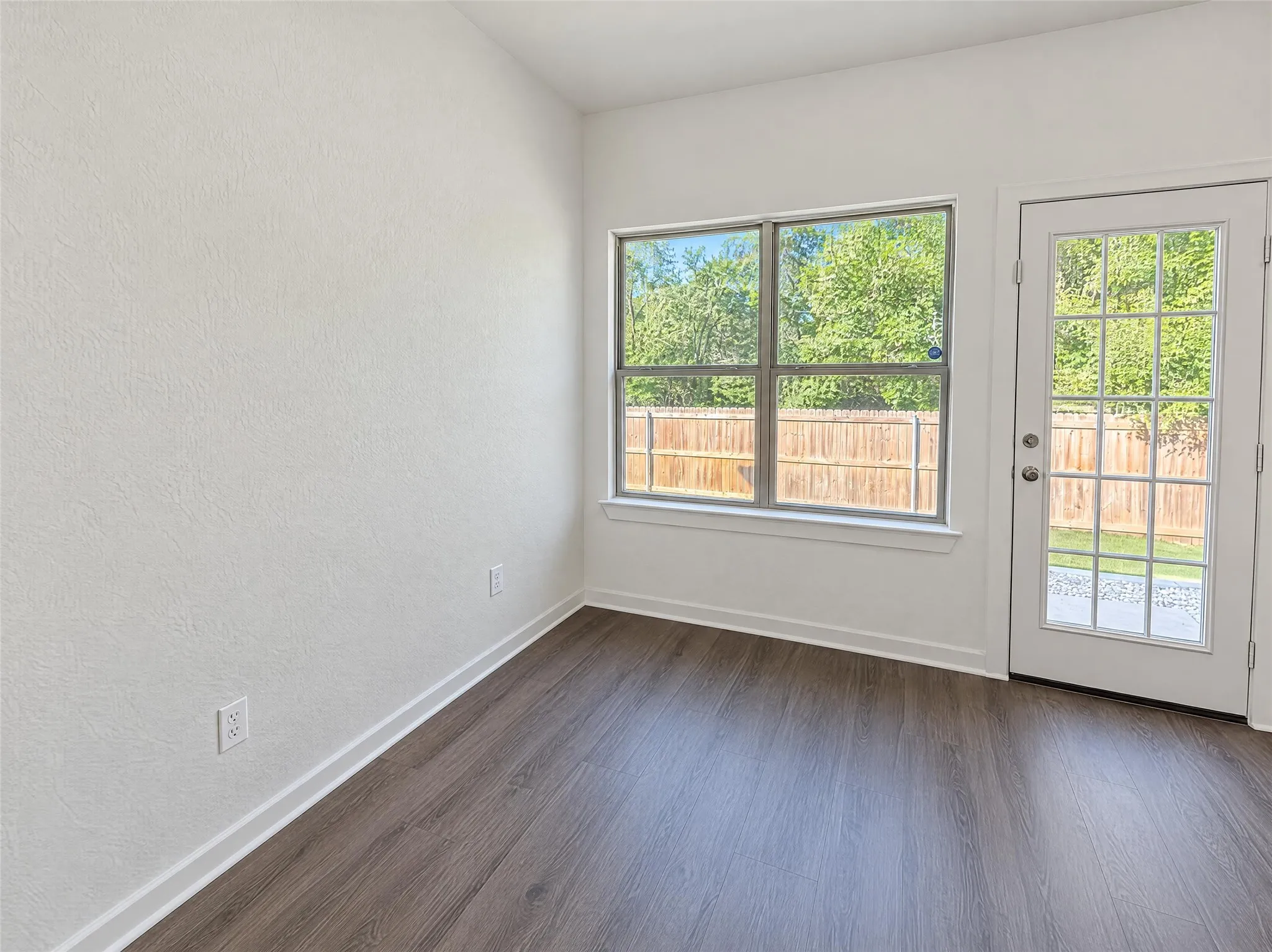 Single Family Residence For Sale in Johnson County , 186 S Preston Street, Alvarado, Texas 76009, 3 Bedroom, 2 Bathroom, 2 Garage spaces, 1,351 Sqft, built in 2019, mls#21419626, Real Estate Agent in Alvarado, Homes For Sale in Johnson county, Homes For Sale in Alvarado, Realtor in Alvarado Texas, Real Estate Brokerage Independent Realty Texas, Luminita Cordes Realtor