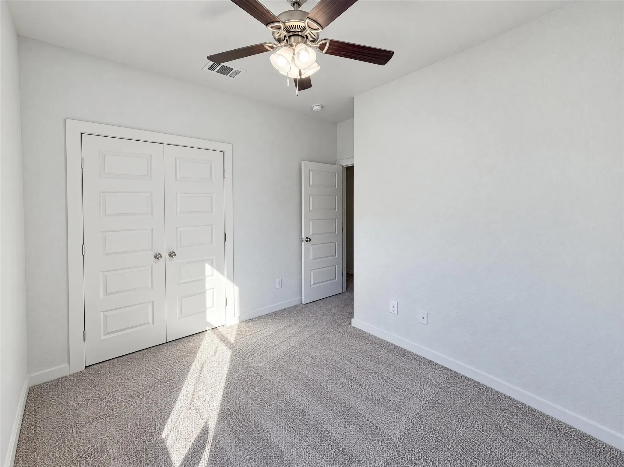 Single Family Residence For Sale in Johnson County , 186 S Preston Street, Alvarado, Texas 76009, 3 Bedroom, 2 Bathroom, 2 Garage spaces, 1,351 Sqft, built in 2019, mls#21419626, Real Estate Agent in Alvarado, Homes For Sale in Johnson county, Homes For Sale in Alvarado, Realtor in Alvarado Texas, Real Estate Brokerage Independent Realty Texas, Luminita Cordes Realtor