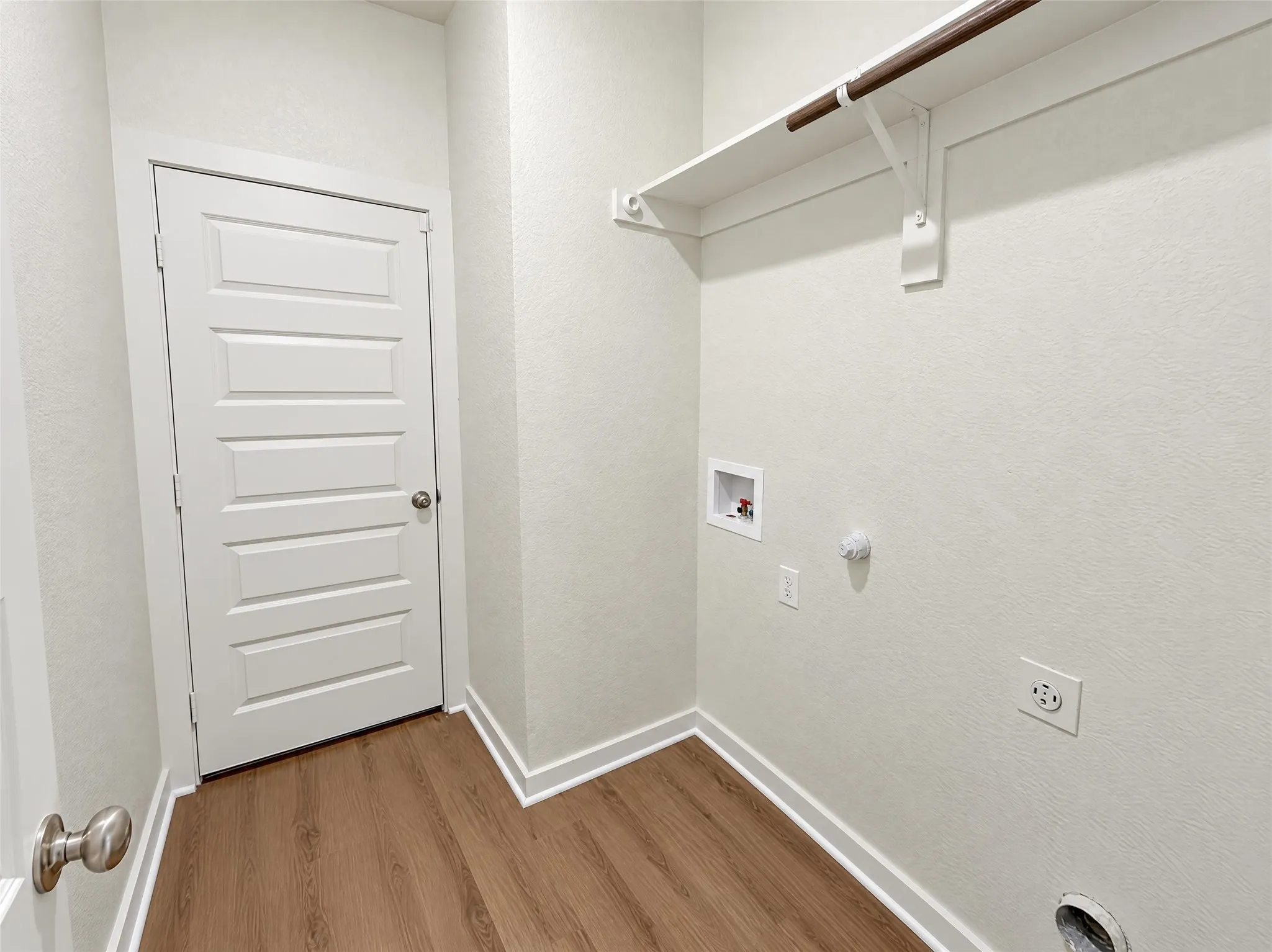 Single Family Residence For Sale in Johnson County , 186 S Preston Street, Alvarado, Texas 76009, 3 Bedroom, 2 Bathroom, 2 Garage spaces, 1,351 Sqft, built in 2019, mls#21419626, Real Estate Agent in Alvarado, Homes For Sale in Johnson county, Homes For Sale in Alvarado, Realtor in Alvarado Texas, Real Estate Brokerage Independent Realty Texas, Luminita Cordes Realtor