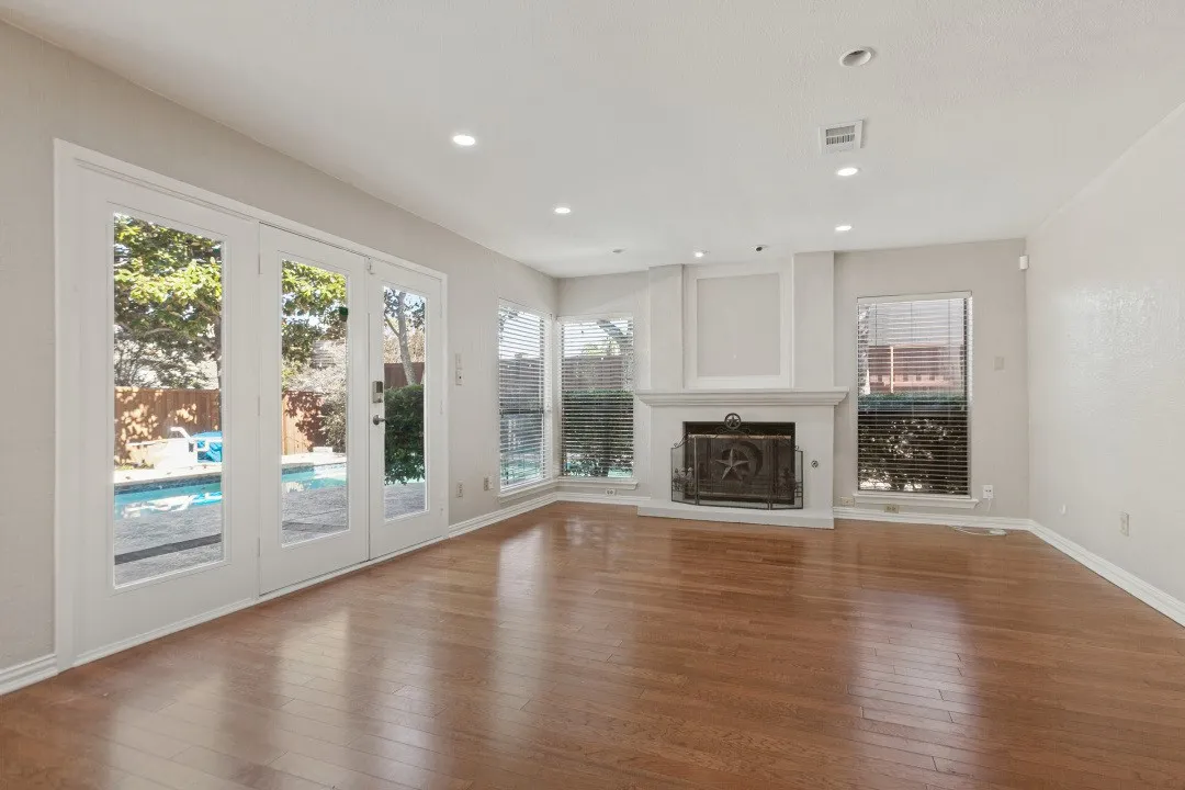 Single Family Residence For Sale in Collin County , 5221 Old Shepard Place, Plano, Texas 75093, 4 Bedroom, 3 Bathroom, 3 Garage spaces, 2,806 Sqft, built in 1981, mls#21415375, Real Estate Agent in Plano, Homes For Sale in Collin county, Homes For Sale in Plano, Realtor in Plano Texas, Real Estate Brokerage Independent Realty Texas, Luminita Cordes Realtor