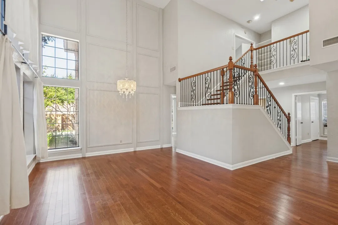 Single Family Residence For Sale in Collin County , 5221 Old Shepard Place, Plano, Texas 75093, 4 Bedroom, 3 Bathroom, 3 Garage spaces, 2,806 Sqft, built in 1981, mls#21415375, Real Estate Agent in Plano, Homes For Sale in Collin county, Homes For Sale in Plano, Realtor in Plano Texas, Real Estate Brokerage Independent Realty Texas, Luminita Cordes Realtor