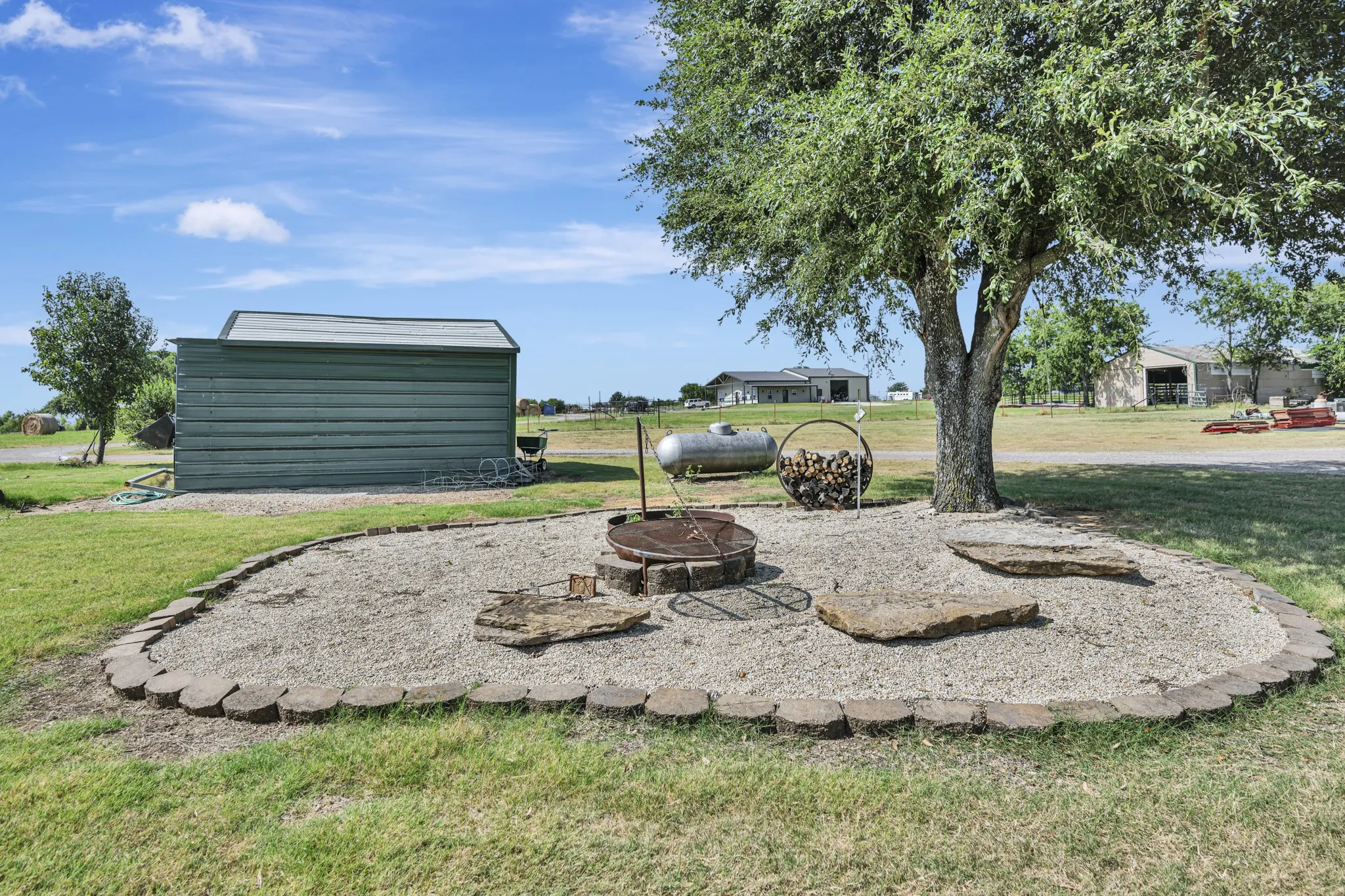 Single Family Residence For Sale in Cooke County , 2561 Co Road 248, Valley View, Texas 76272, 4 Bedroom, 3 Bathroom, Garage spaces, 2,160 Sqft, built in 1986, mls#21406723, Real Estate Agent in Valley View, Homes For Sale in Cooke county, Homes For Sale in Valley View, Realtor in Valley View Texas, Real Estate Brokerage Independent Realty Texas, Luminita Cordes Realtor